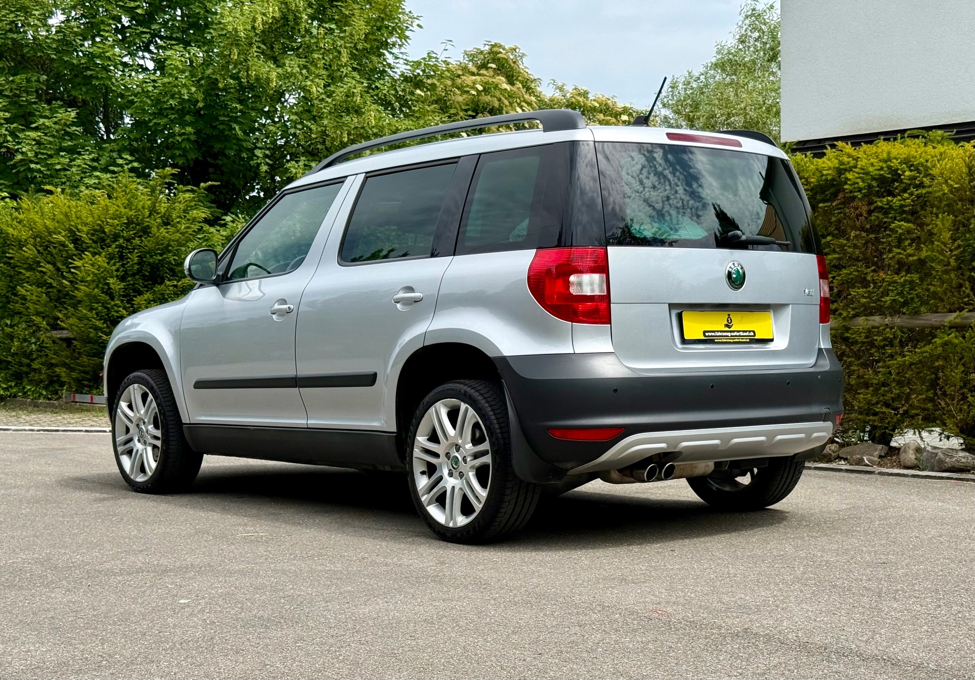 SKODA Yeti 1.8 TSI Elegance 4x4 DSG | Frisch Ab MFK |-image-5