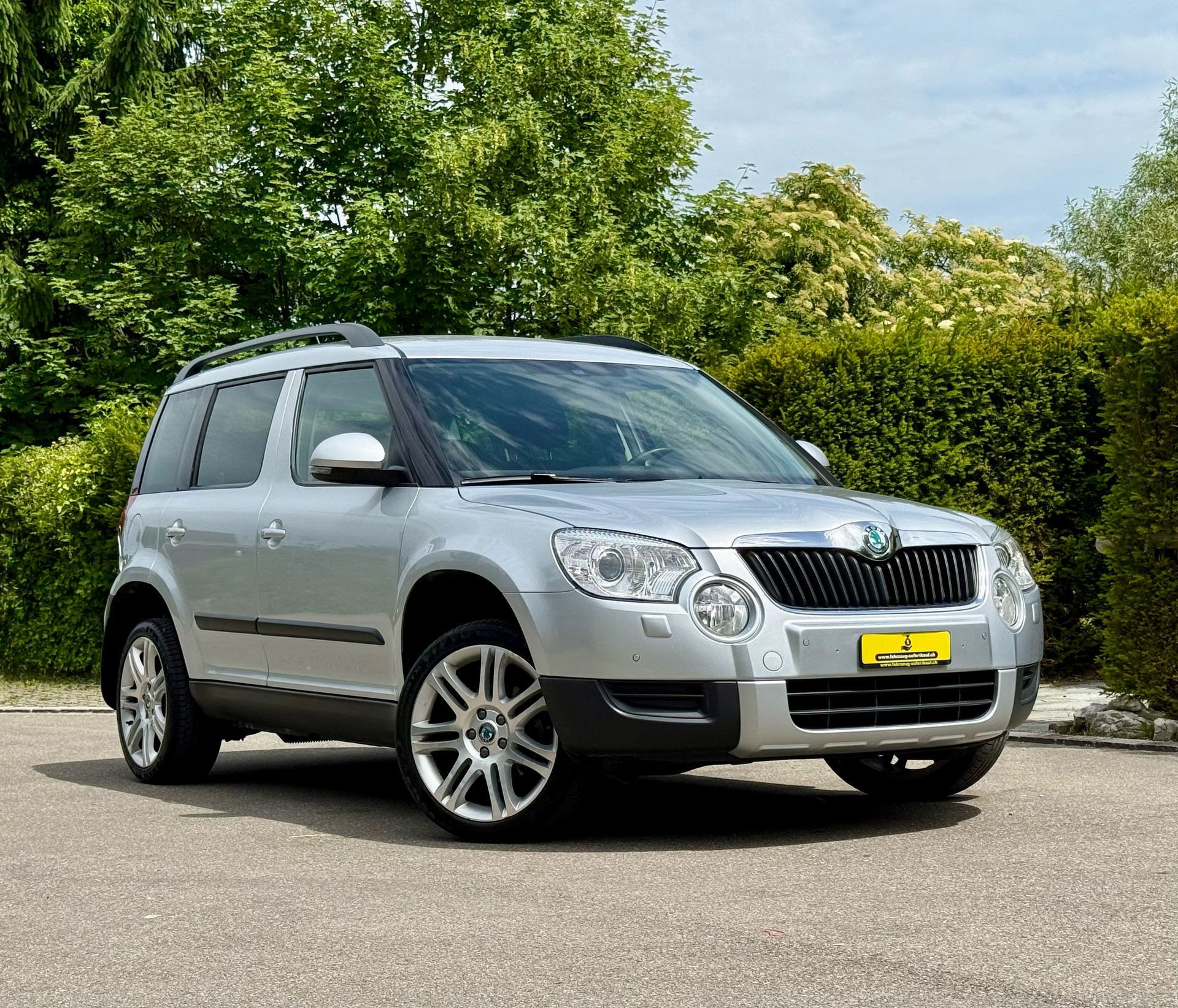 SKODA Yeti 1.8 TSI Elegance 4x4 DSG | Frisch Ab MFK |-image-0