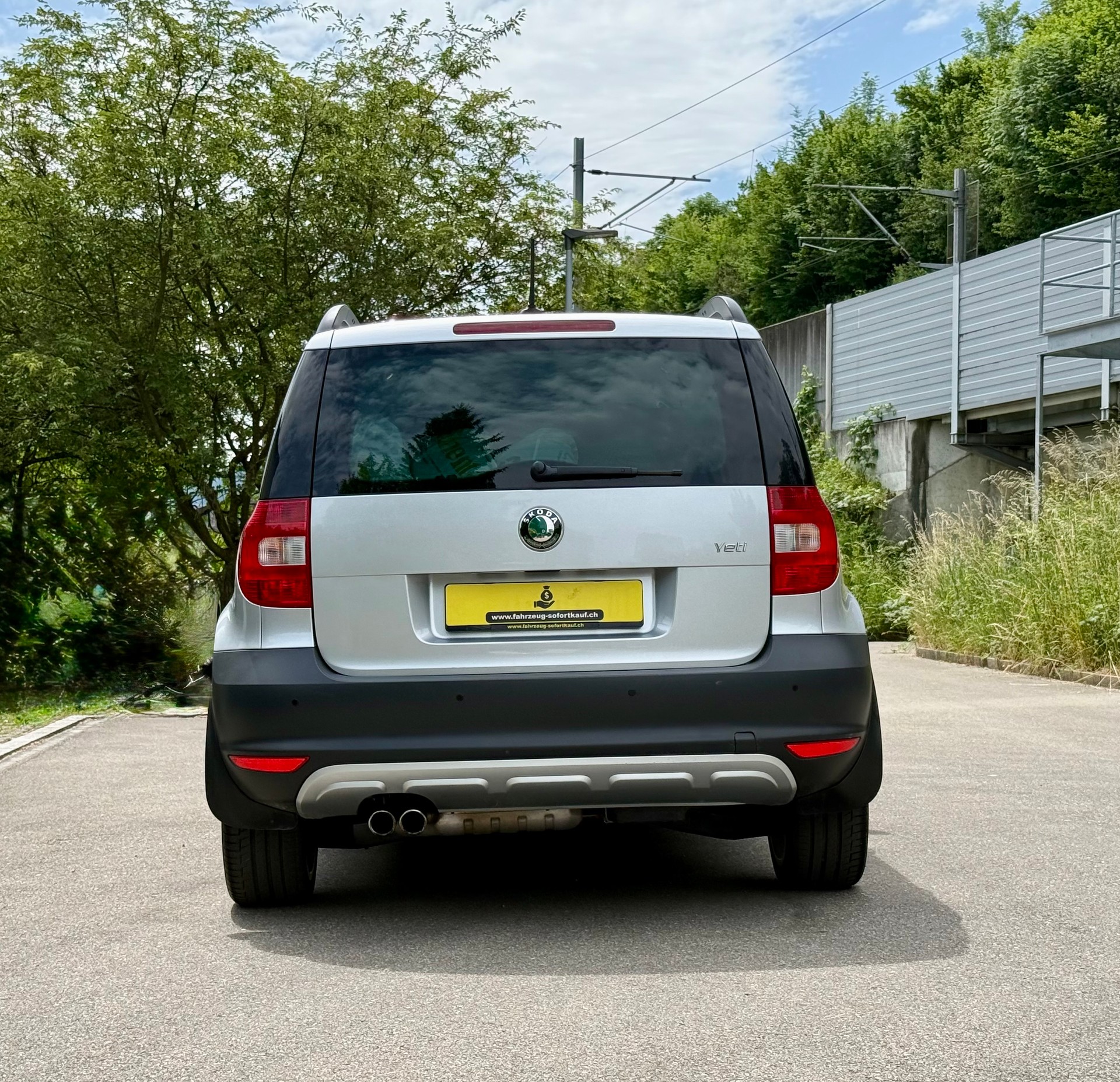 SKODA Yeti 1.8 TSI Elegance 4x4 DSG | Frisch Ab MFK |-image-4