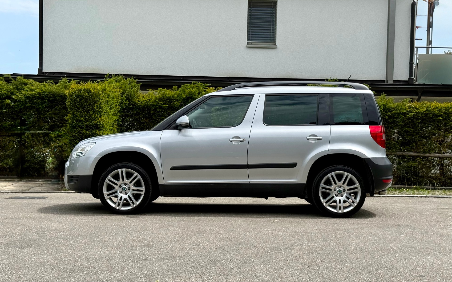 SKODA Yeti 1.8 TSI Elegance 4x4 DSG | Frisch Ab MFK |-image-6