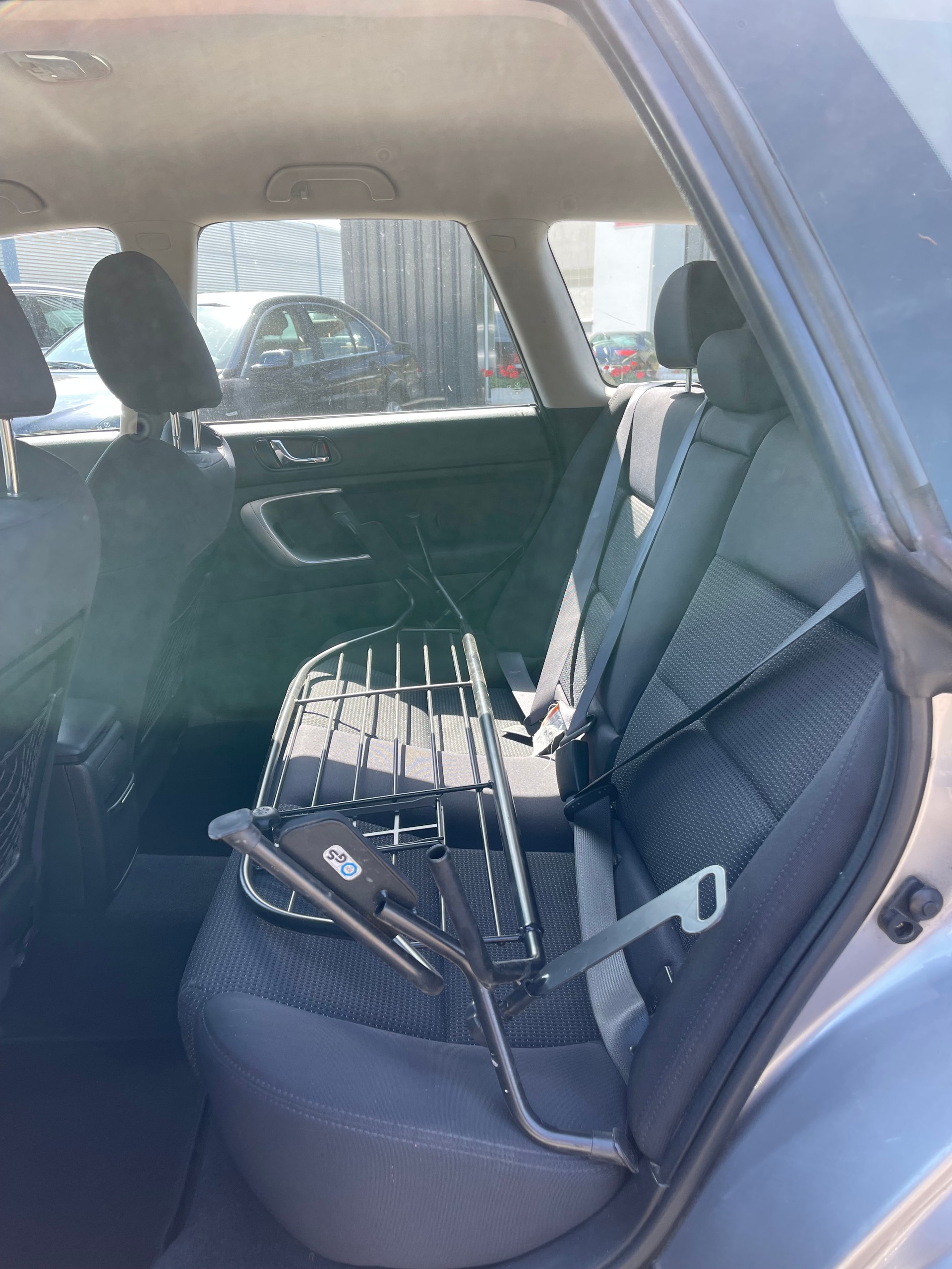 SUBARU Legacy 2.0R AWD Swiss-image-10