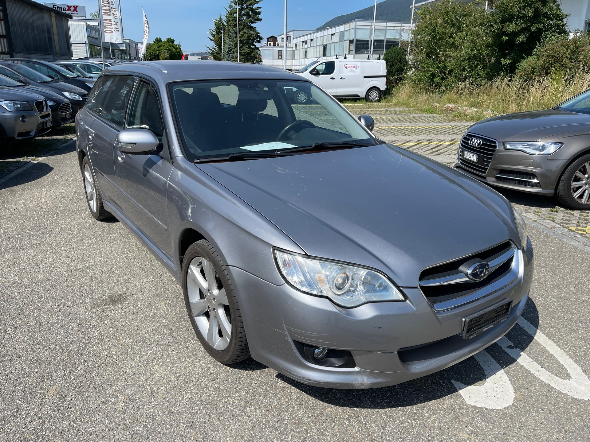 SUBARU Legacy 2.0R AWD Swiss-image-2