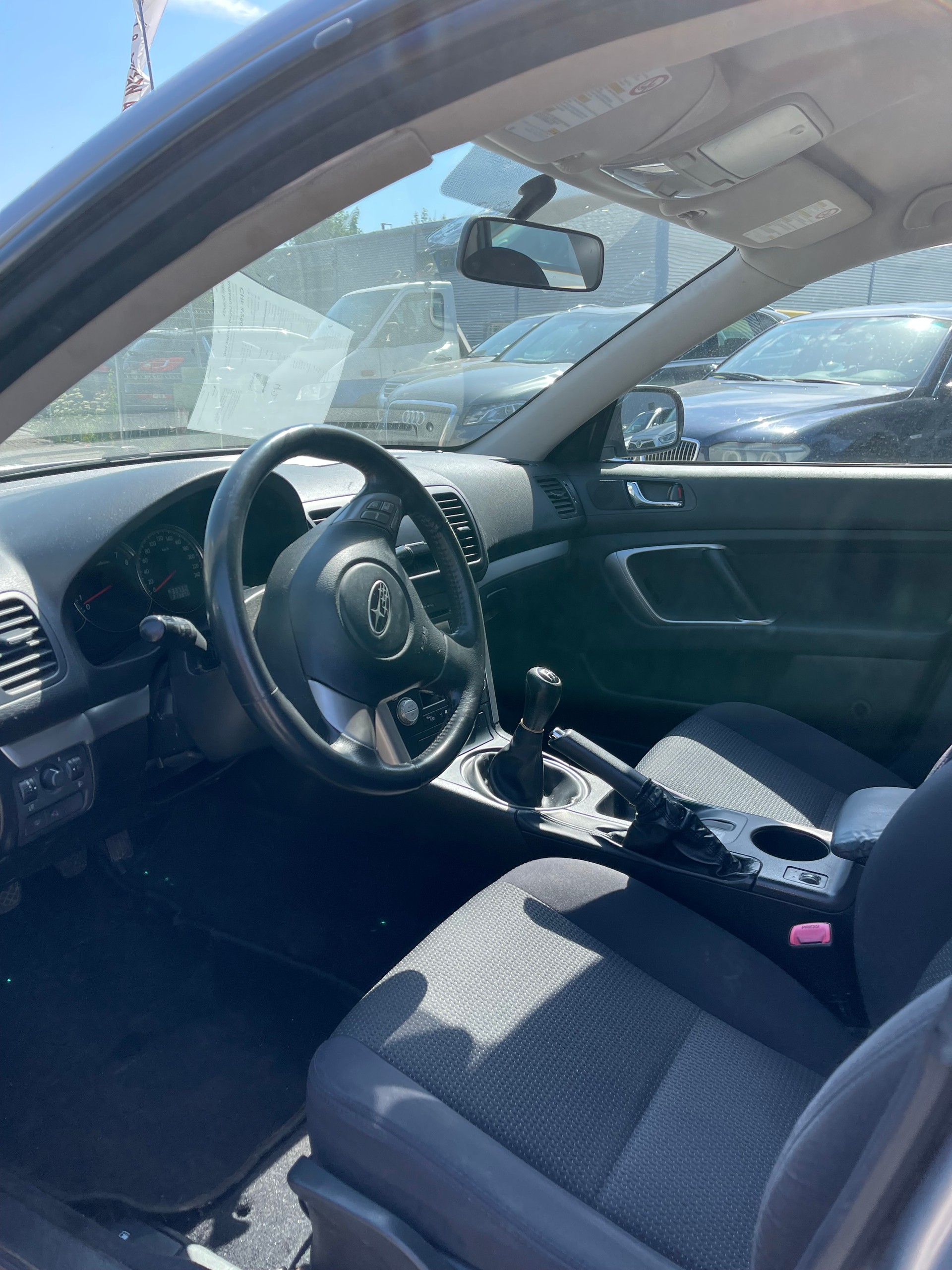 SUBARU Legacy 2.0R AWD Swiss-image-8