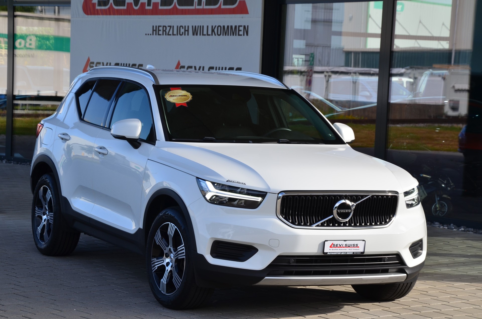 VOLVO XC40 T3 Momentum Geartronic*Ab MFK,1 Jahr oder 20'000km Garantie*-image-0