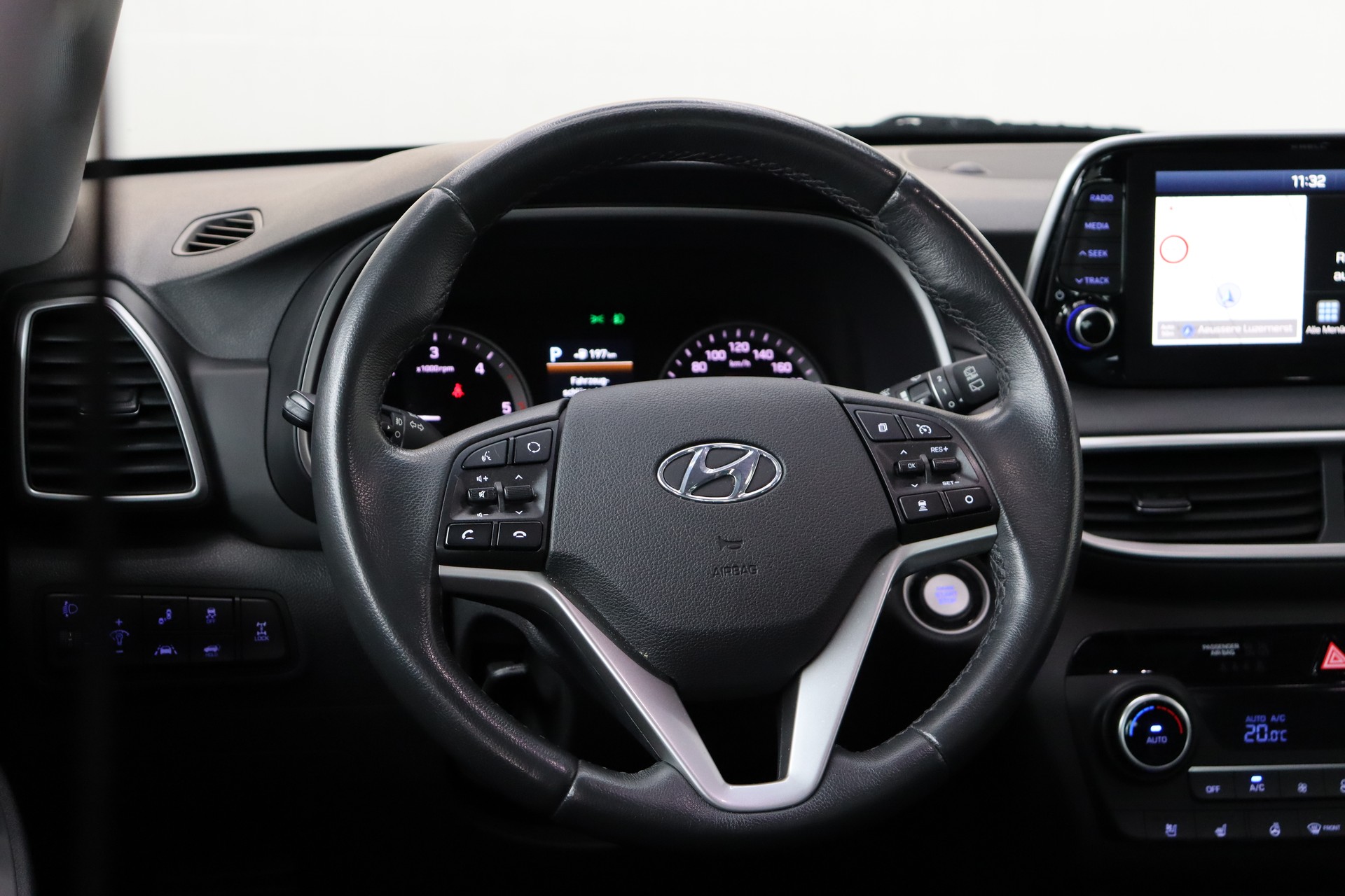 HYUNDAI TUCSON 2.0 CRDI VERTEX 4WD AUTOMATIC ** FAHRASSISTENZ-PAKET ** 360-GRAD PARK-PAKET ** PANO-DACH **-image-20