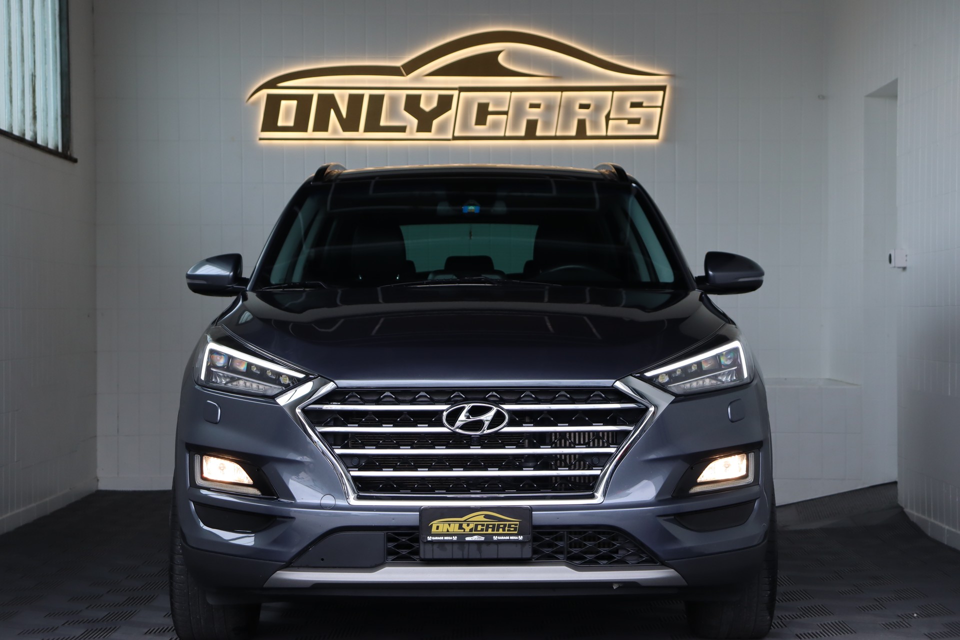 HYUNDAI TUCSON 2.0 CRDI VERTEX 4WD AUTOMATIC ** FAHRASSISTENZ-PAKET ** 360-GRAD PARK-PAKET ** PANO-DACH **-image-1