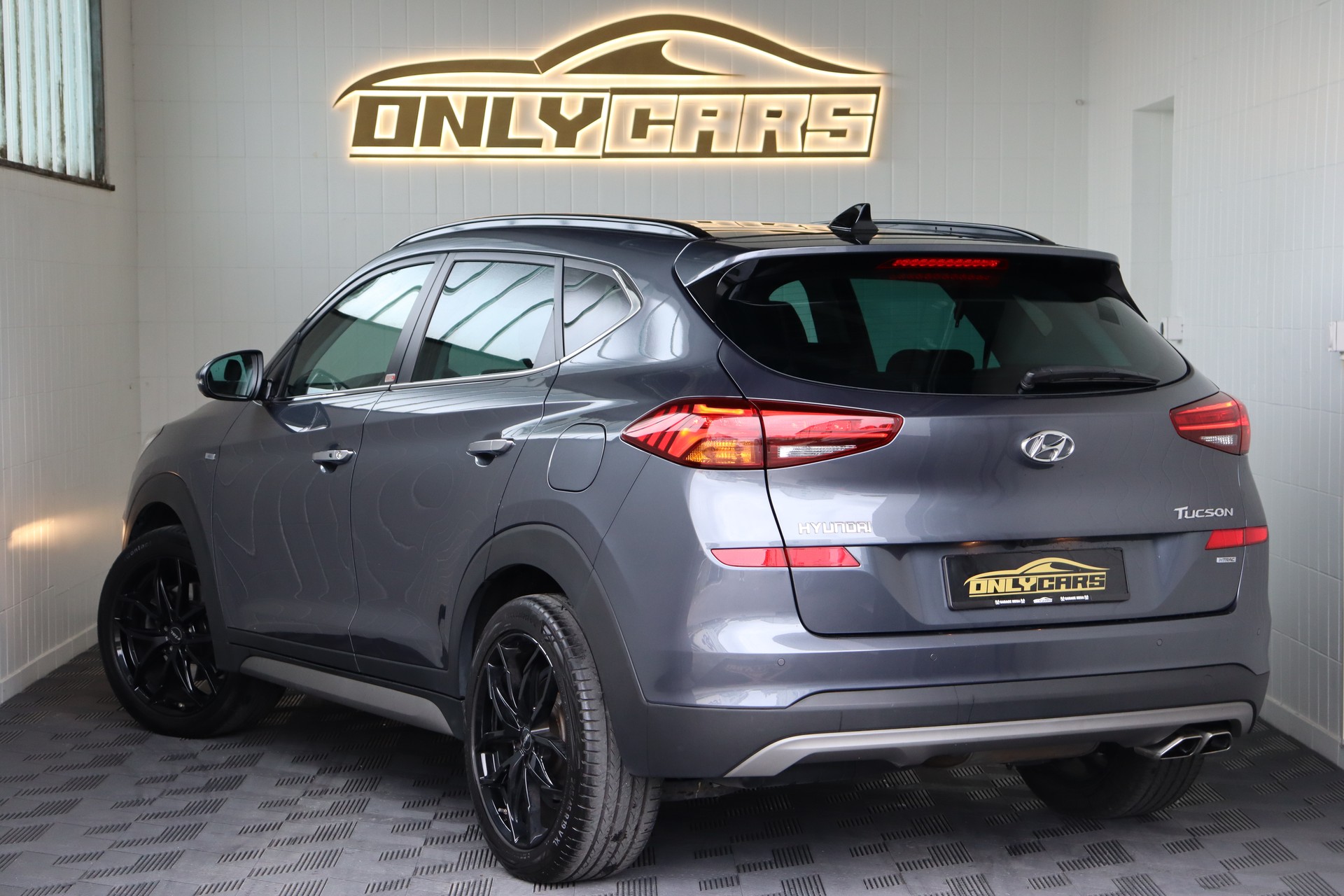 HYUNDAI TUCSON 2.0 CRDI VERTEX 4WD AUTOMATIC ** FAHRASSISTENZ-PAKET ** 360-GRAD PARK-PAKET ** PANO-DACH **-image-5
