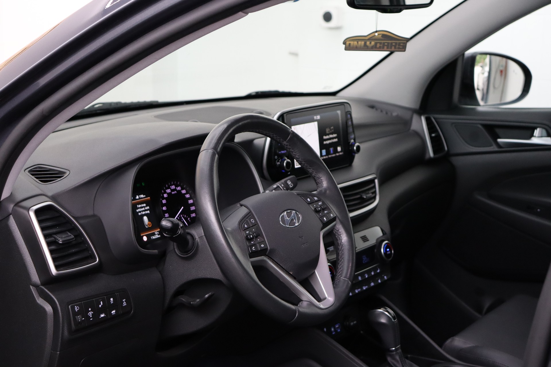 HYUNDAI TUCSON 2.0 CRDI VERTEX 4WD AUTOMATIC ** FAHRASSISTENZ-PAKET ** 360-GRAD PARK-PAKET ** PANO-DACH **-image-13