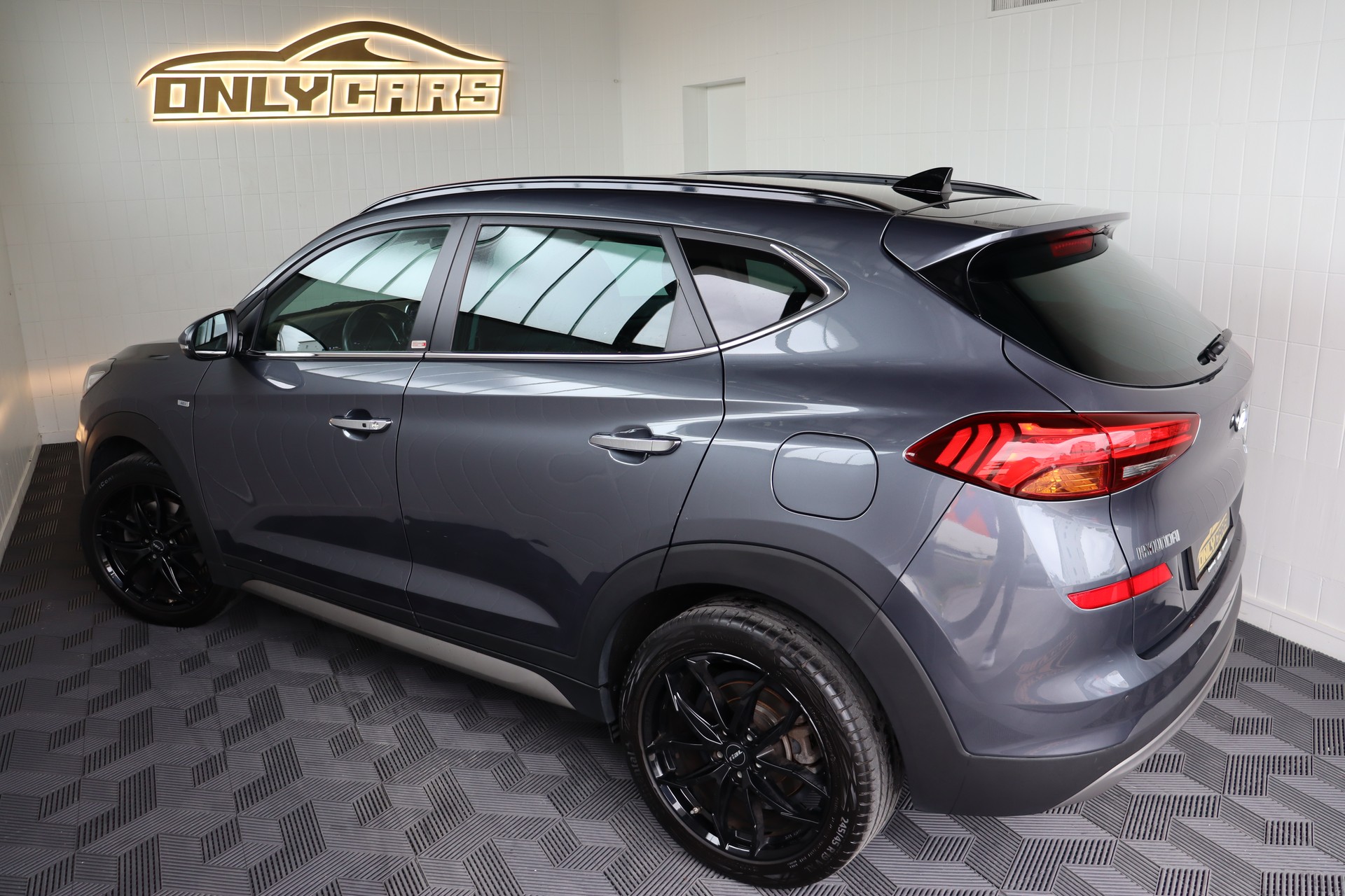HYUNDAI TUCSON 2.0 CRDI VERTEX 4WD AUTOMATIC ** FAHRASSISTENZ-PAKET ** 360-GRAD PARK-PAKET ** PANO-DACH **-image-7