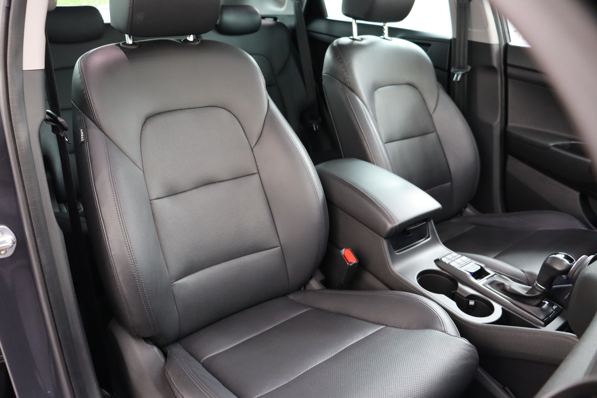 HYUNDAI TUCSON 2.0 CRDI VERTEX 4WD AUTOMATIC ** FAHRASSISTENZ-PAKET ** 360-GRAD PARK-PAKET ** PANO-DACH **-image-16