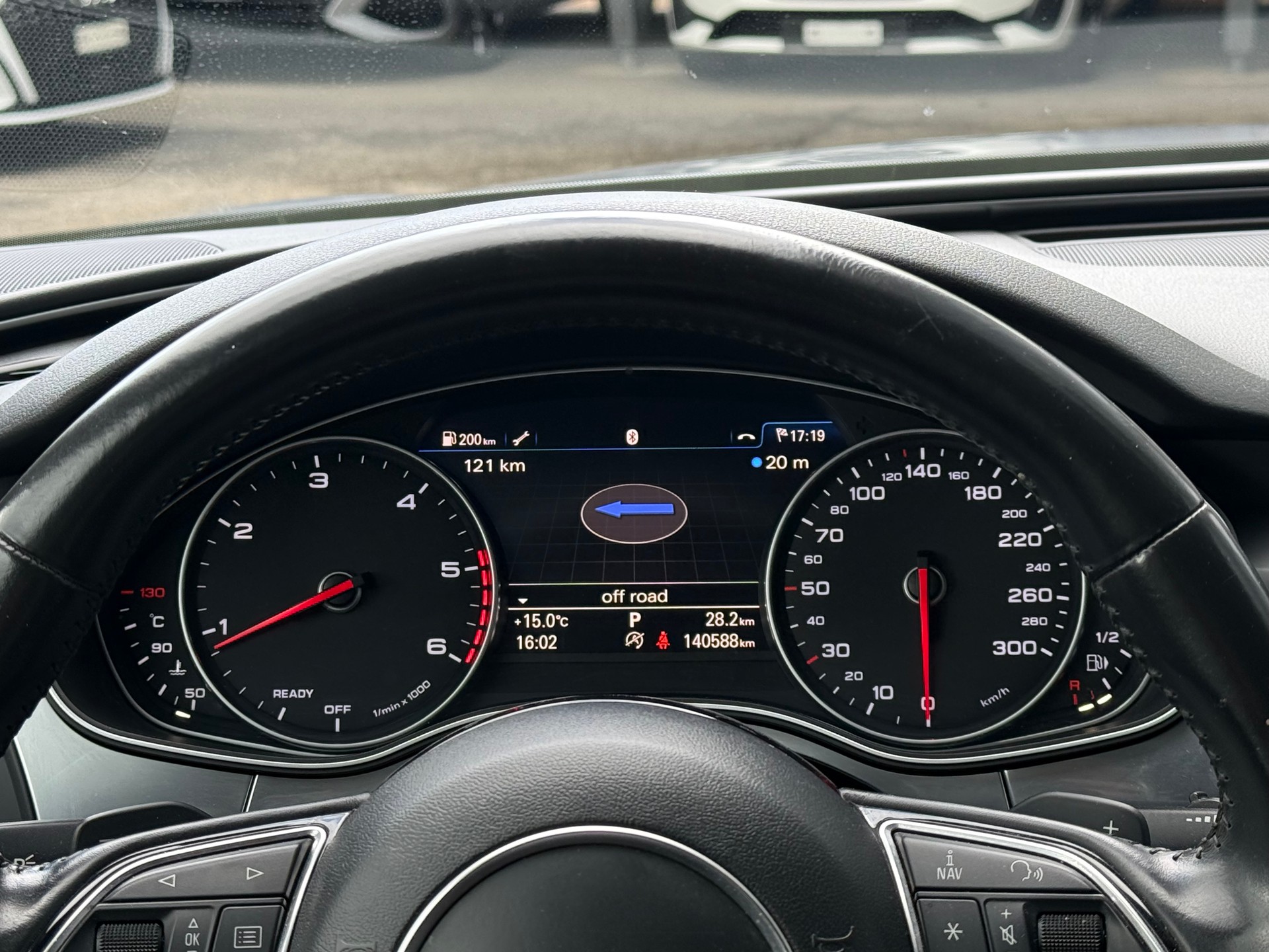 AUDI A6 Avant 2.0 TDI S-tronic S-Line-image-17
