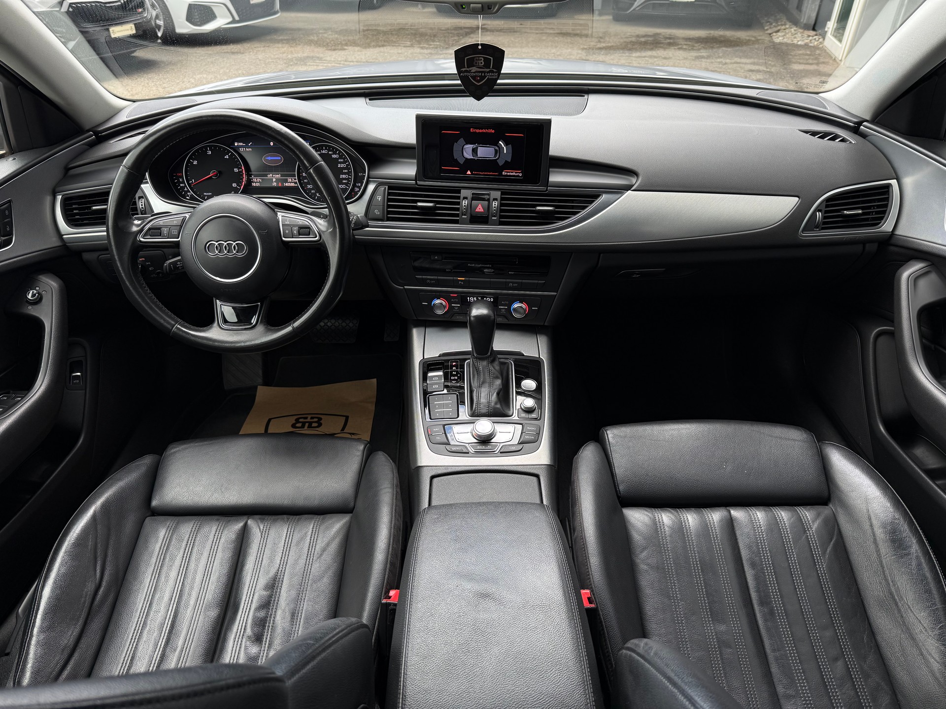 AUDI A6 Avant 2.0 TDI S-tronic S-Line-image-12