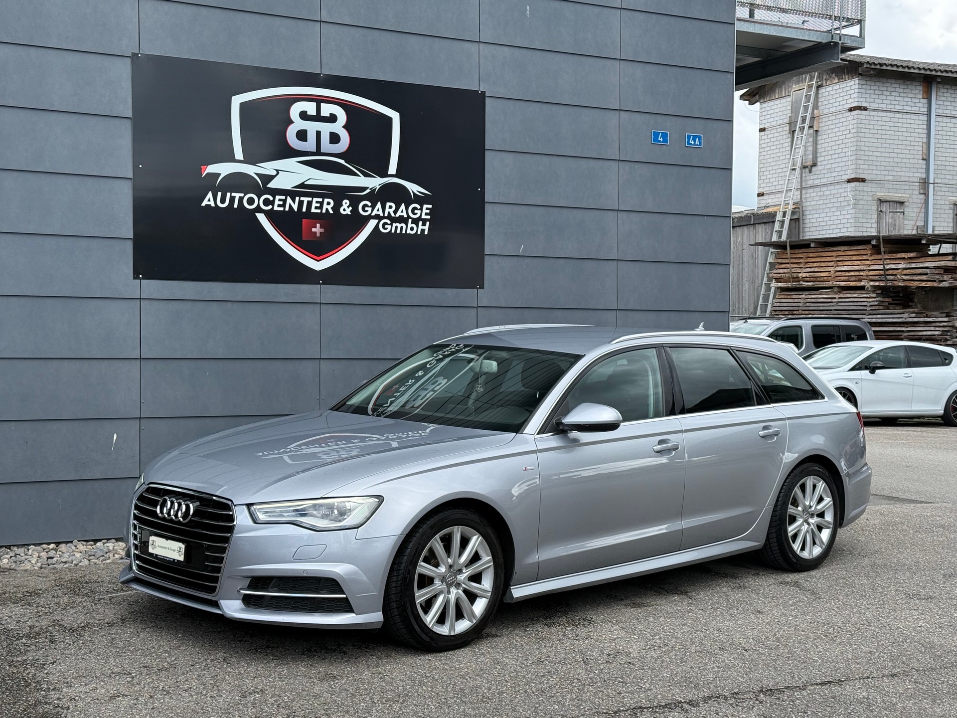 AUDI A6 Avant 2.0 TDI S-tronic S-Line-image-2