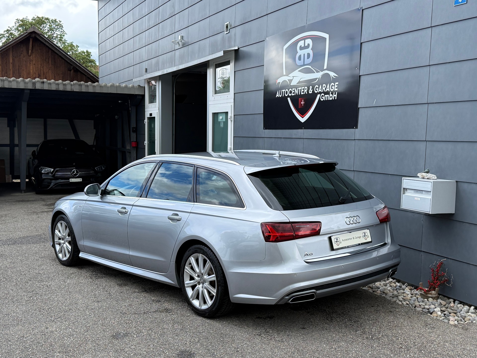 AUDI A6 Avant 2.0 TDI S-tronic S-Line-image-5