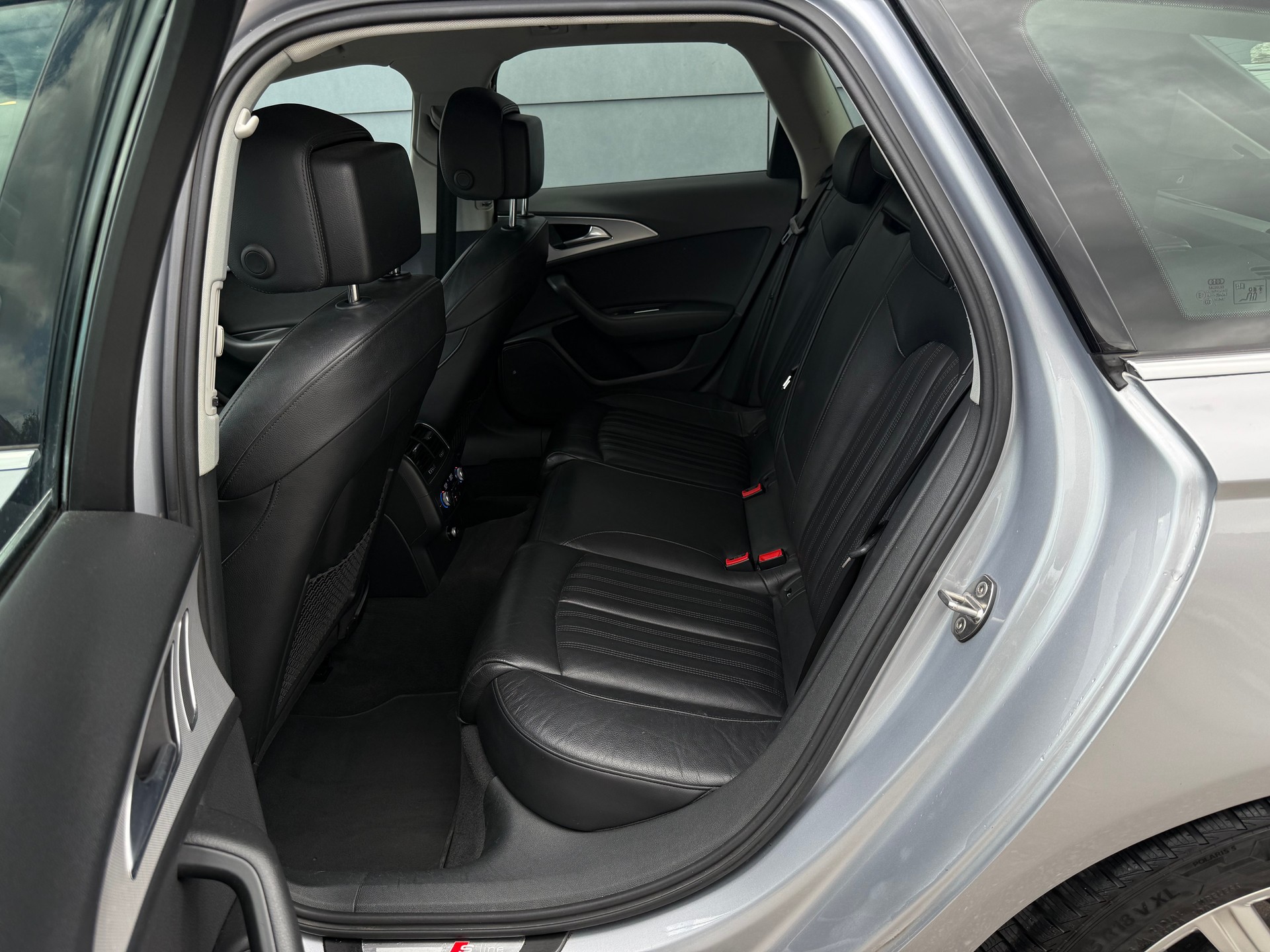 AUDI A6 Avant 2.0 TDI S-tronic S-Line-image-10
