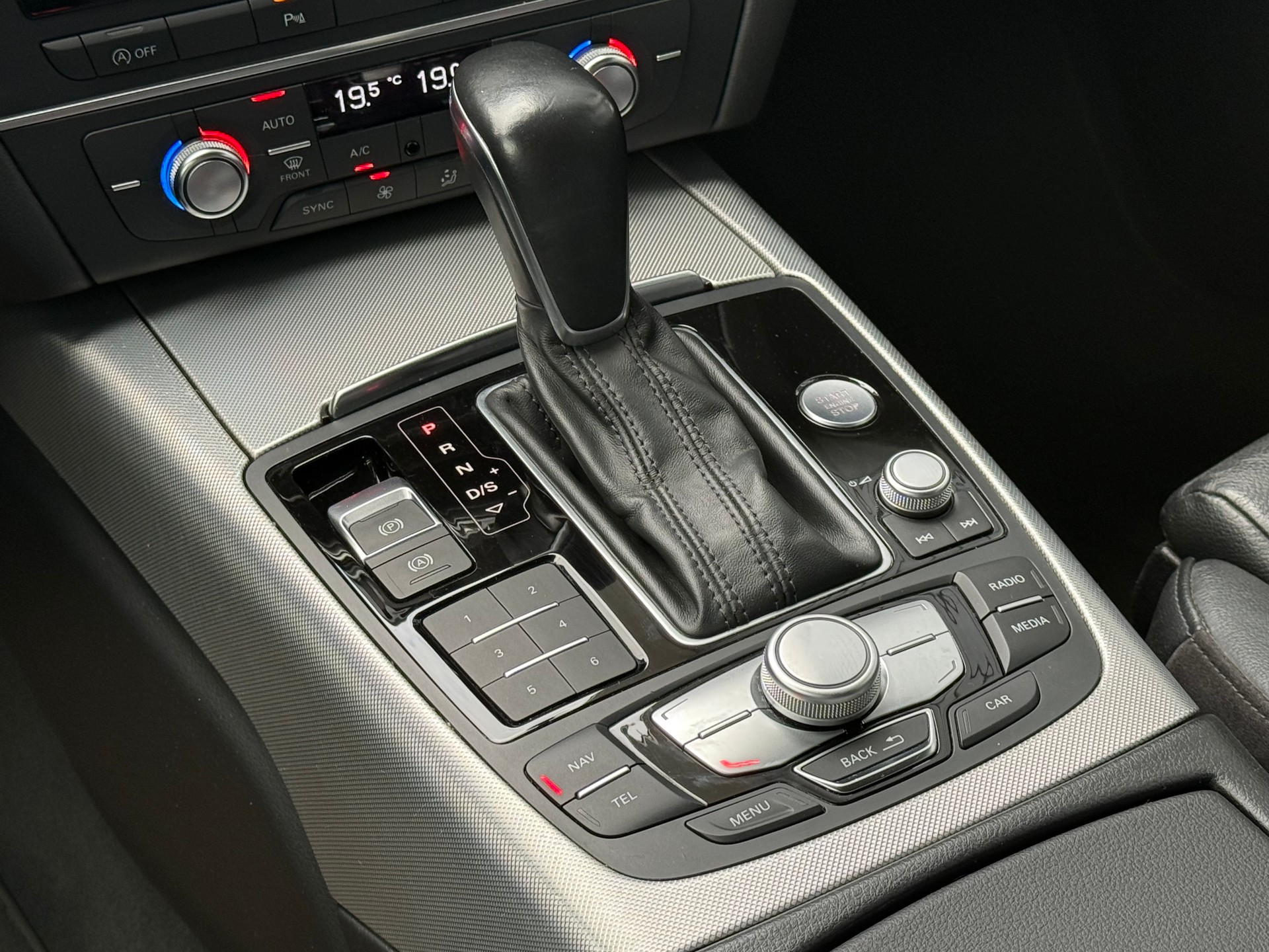 AUDI A6 Avant 2.0 TDI S-tronic S-Line-image-19