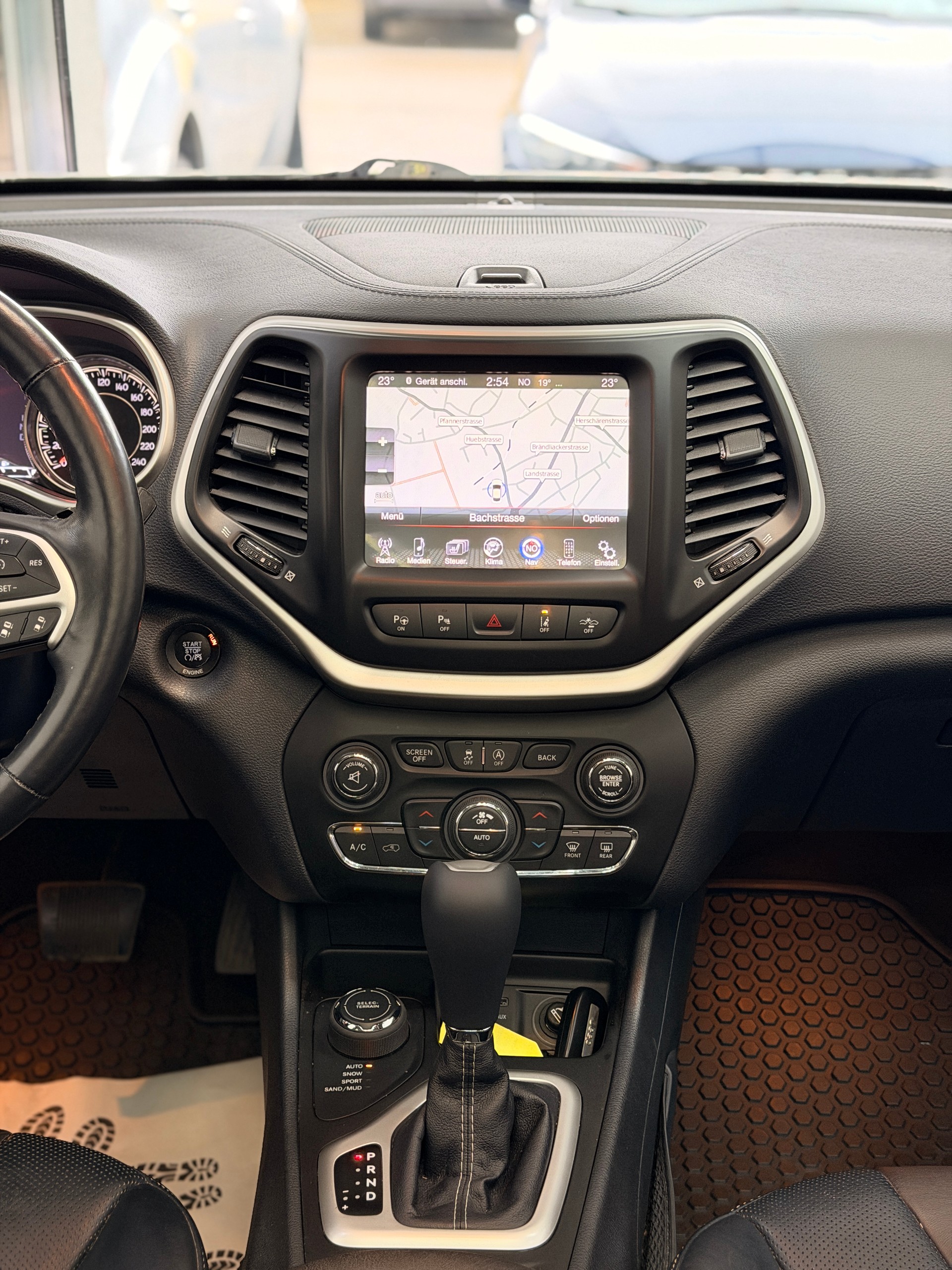 JEEP Cherokee 2.0TD Limited AWD 9ATX-image-8