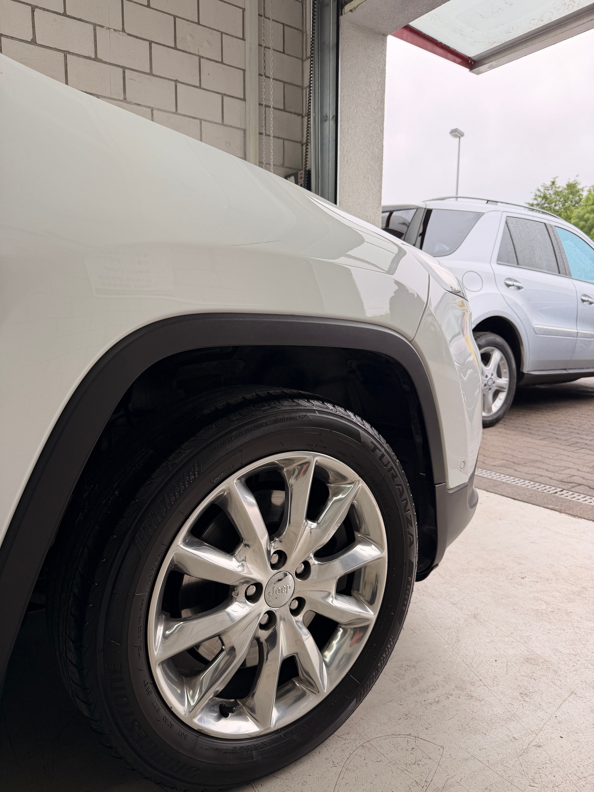 JEEP Cherokee 2.0TD Limited AWD 9ATX-image-2