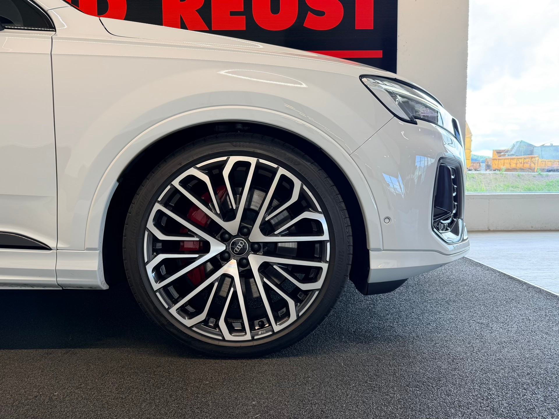 AUDI SQ7 TFSI quattro tiptronic-image-5