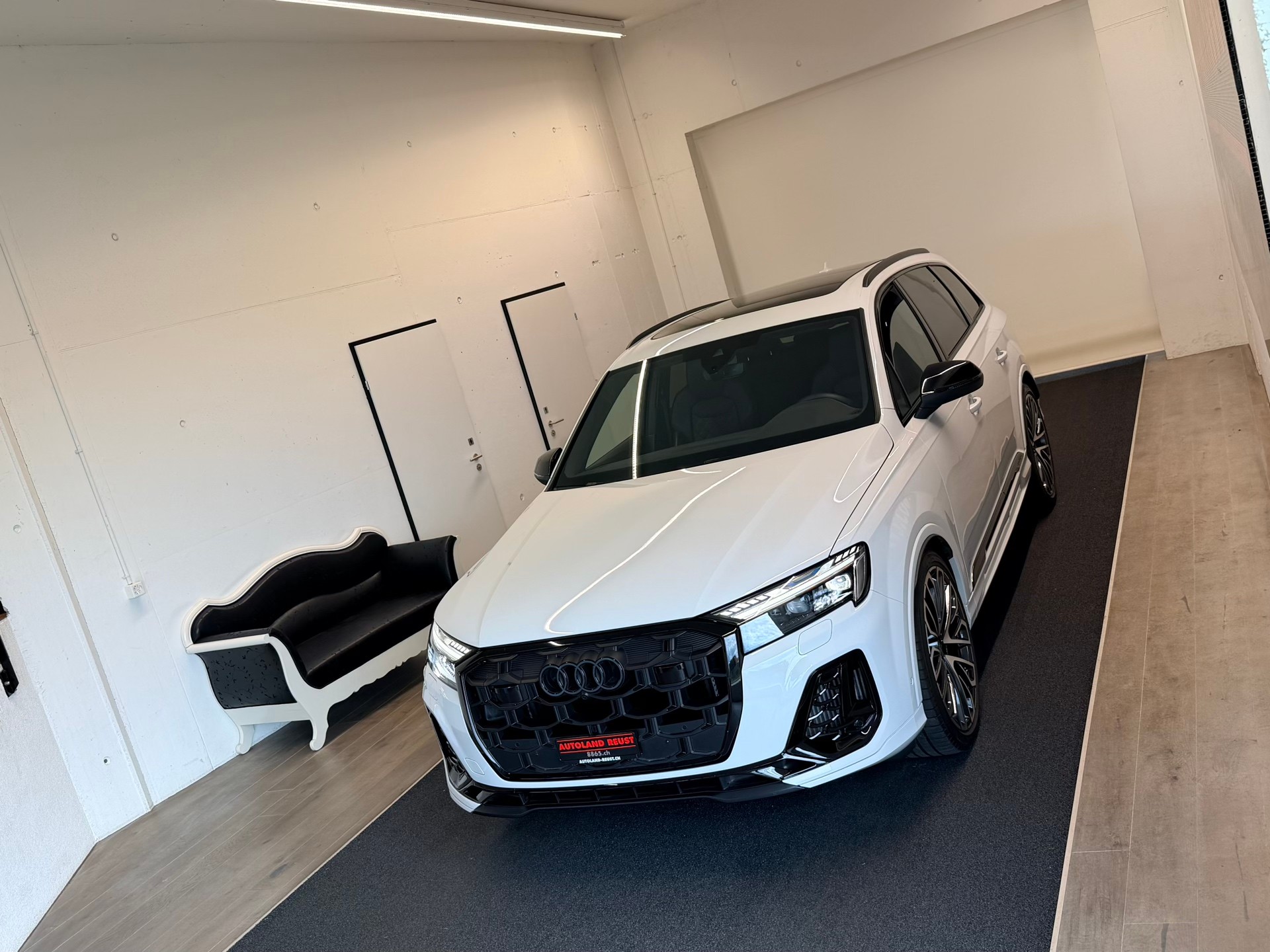AUDI SQ7 TFSI quattro tiptronic-image-3