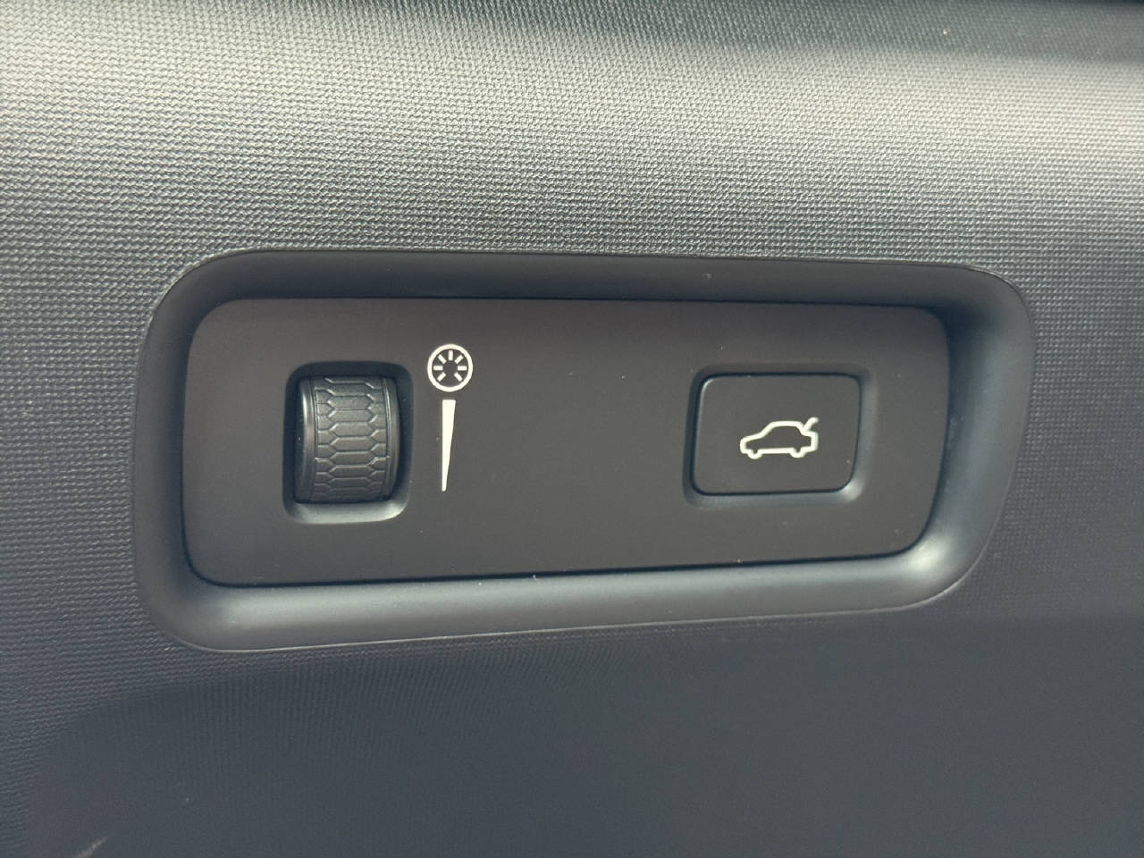 POLESTAR 2 Long Range Dual Motor-image-13