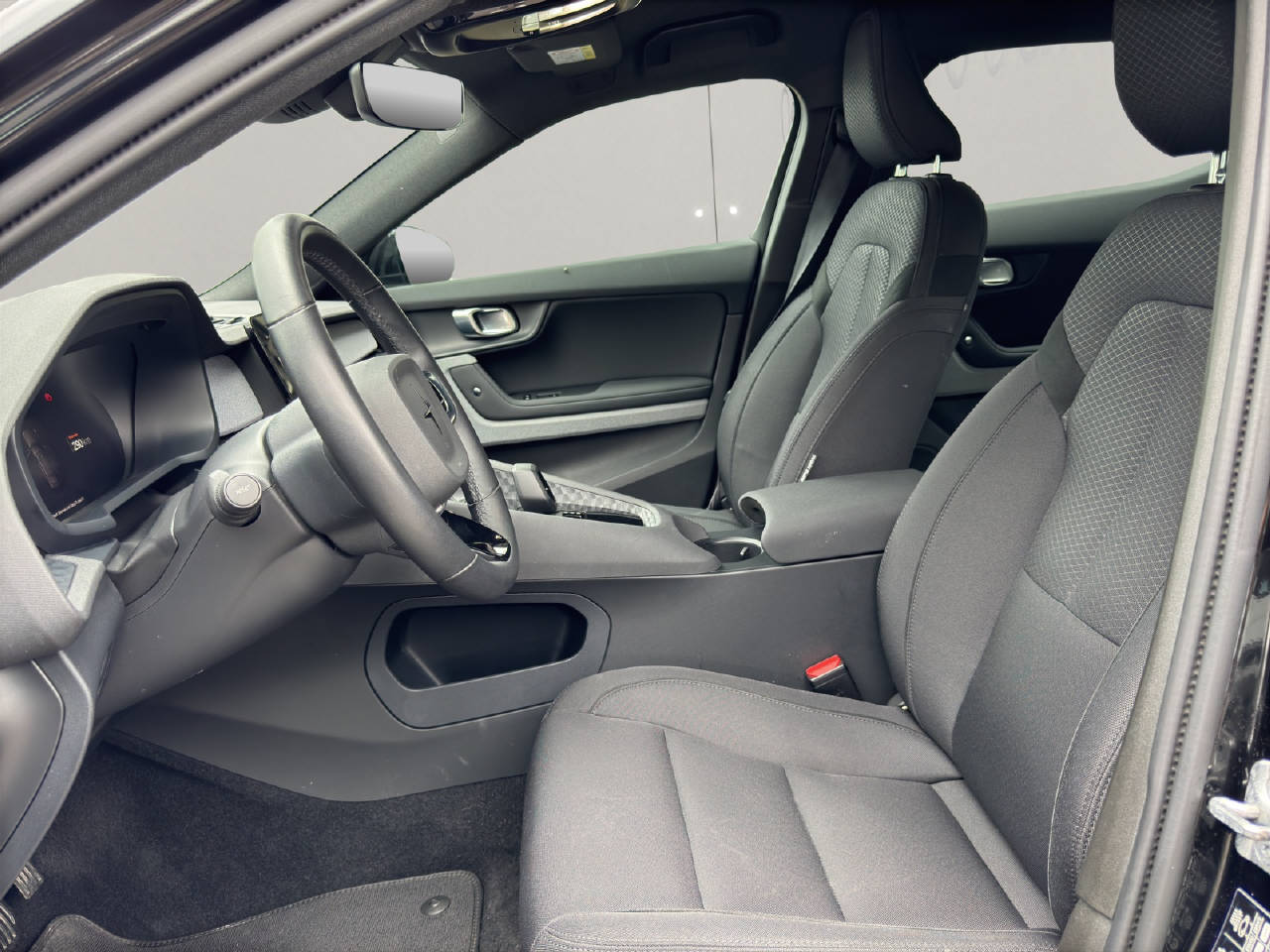POLESTAR 2 Long Range Dual Motor-image-4