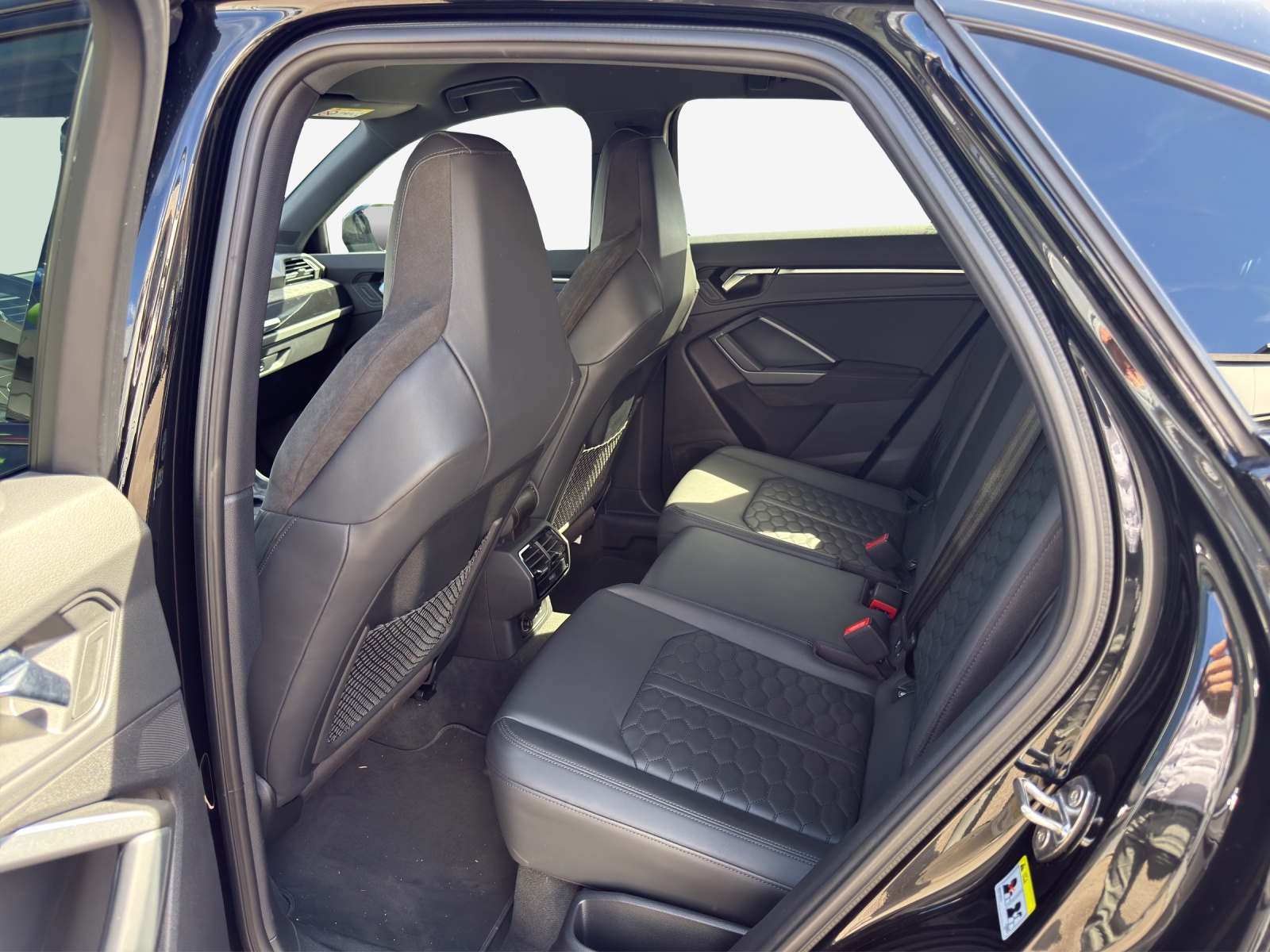 AUDI RS Q3 Sportback quattro S tronic-image-11
