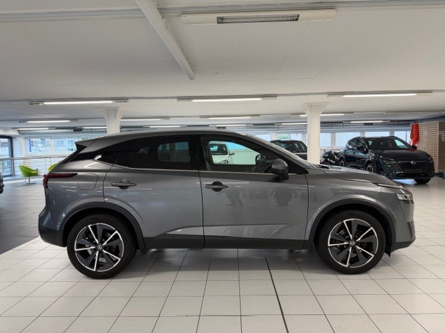 NISSAN Qashqai 1.3 DIG-T MHEV Tekna Xtronic 4x4-image-3