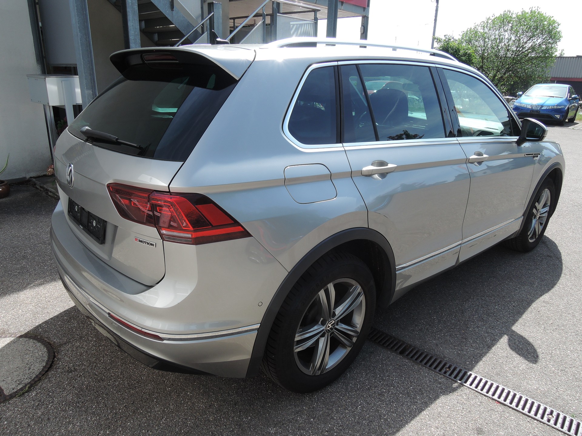 VW Tiguan 2.0TSI Offroad 4M 4Motion DSG-image-3