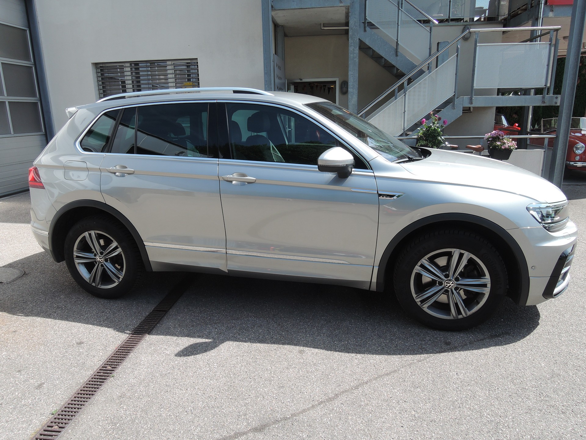 VW Tiguan 2.0TSI Offroad 4M 4Motion DSG-image-2