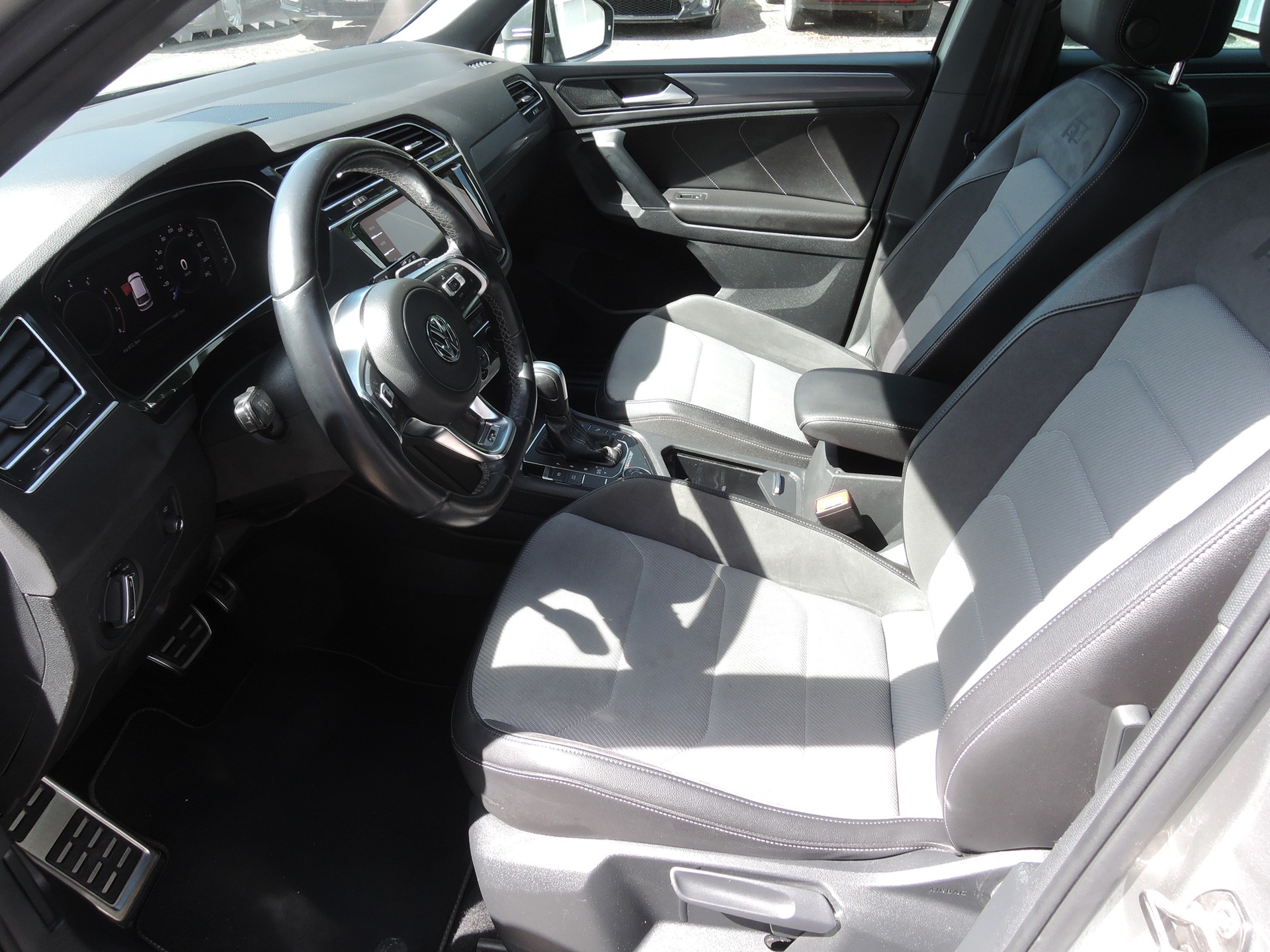 VW Tiguan 2.0TSI Offroad 4M 4Motion DSG-image-7