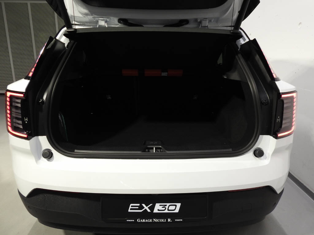 VOLVO EX 30 E60 Plus-image-6