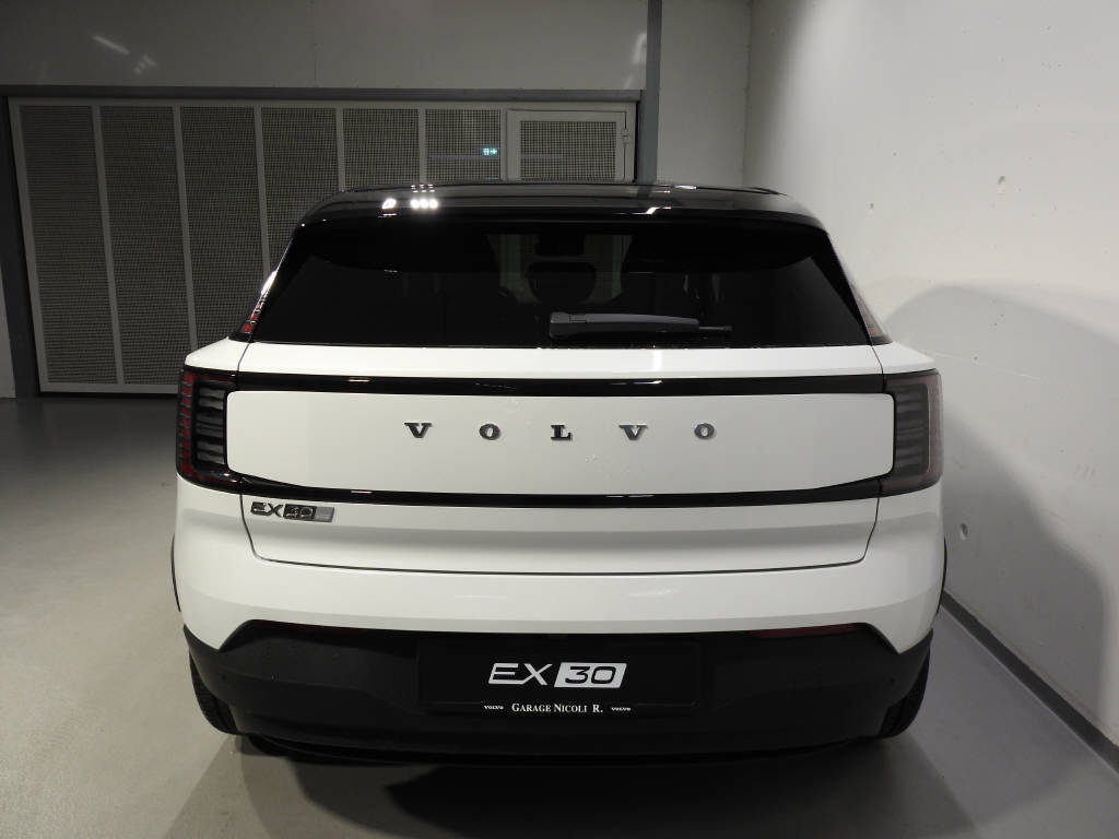 VOLVO EX 30 E60 Plus-image-4