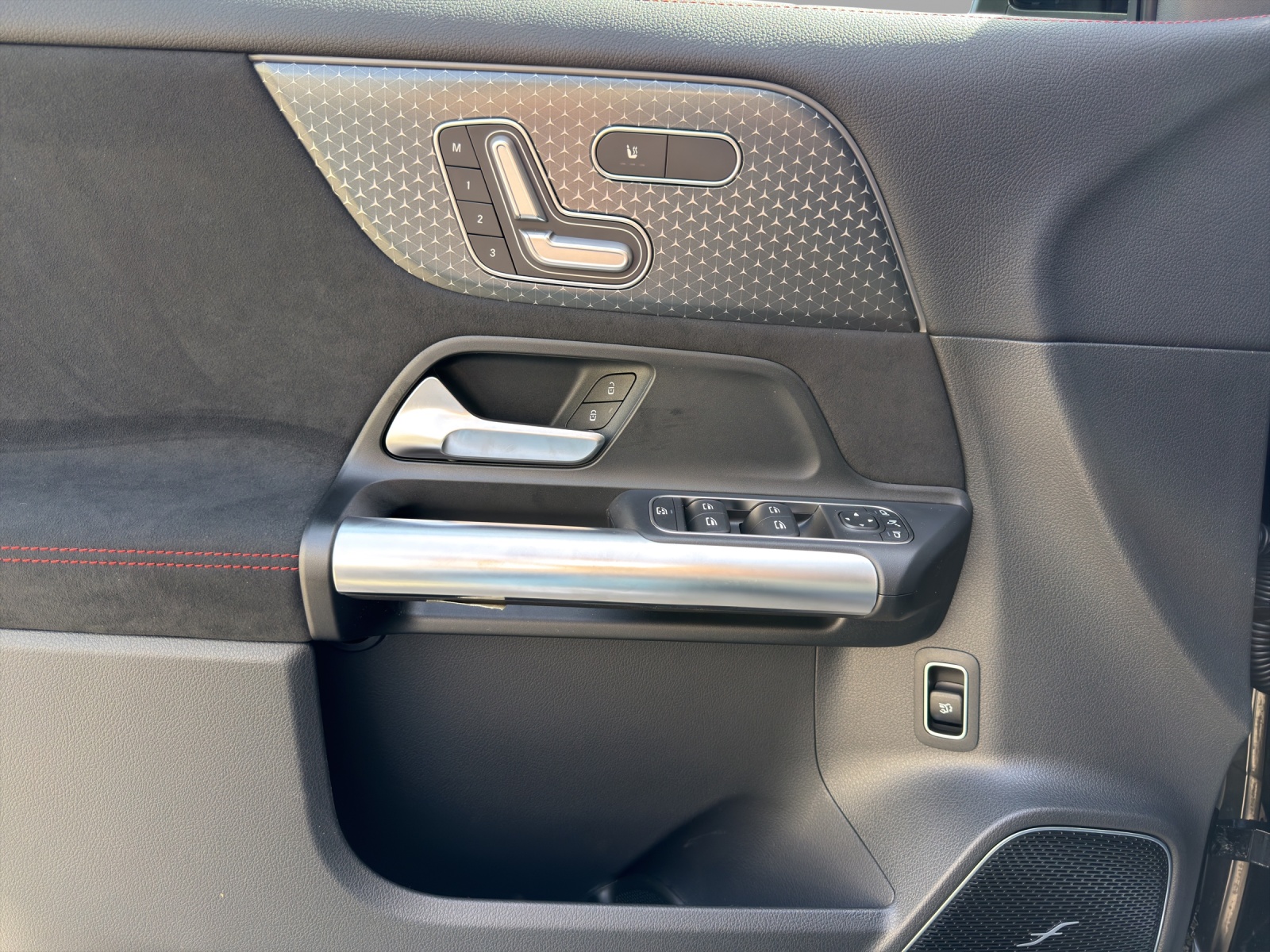 MERCEDES-BENZ EQA 350 66,5 kWh 4Matic Excellence-image-12