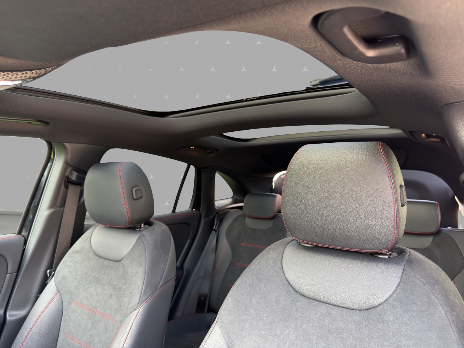 MERCEDES-BENZ EQA 350 66,5 kWh 4Matic Excellence-image-8