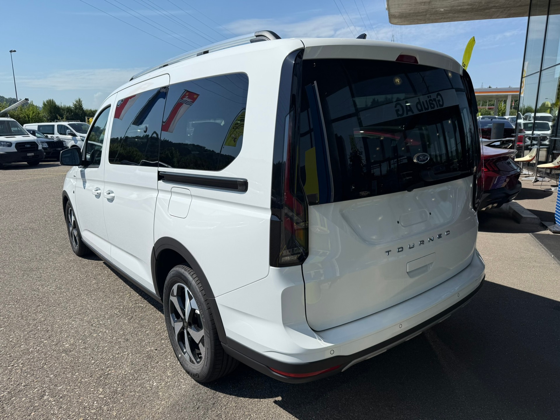 FORD Grand Tourneo Connect 2.0 EcoBlue Active Automat-image-4