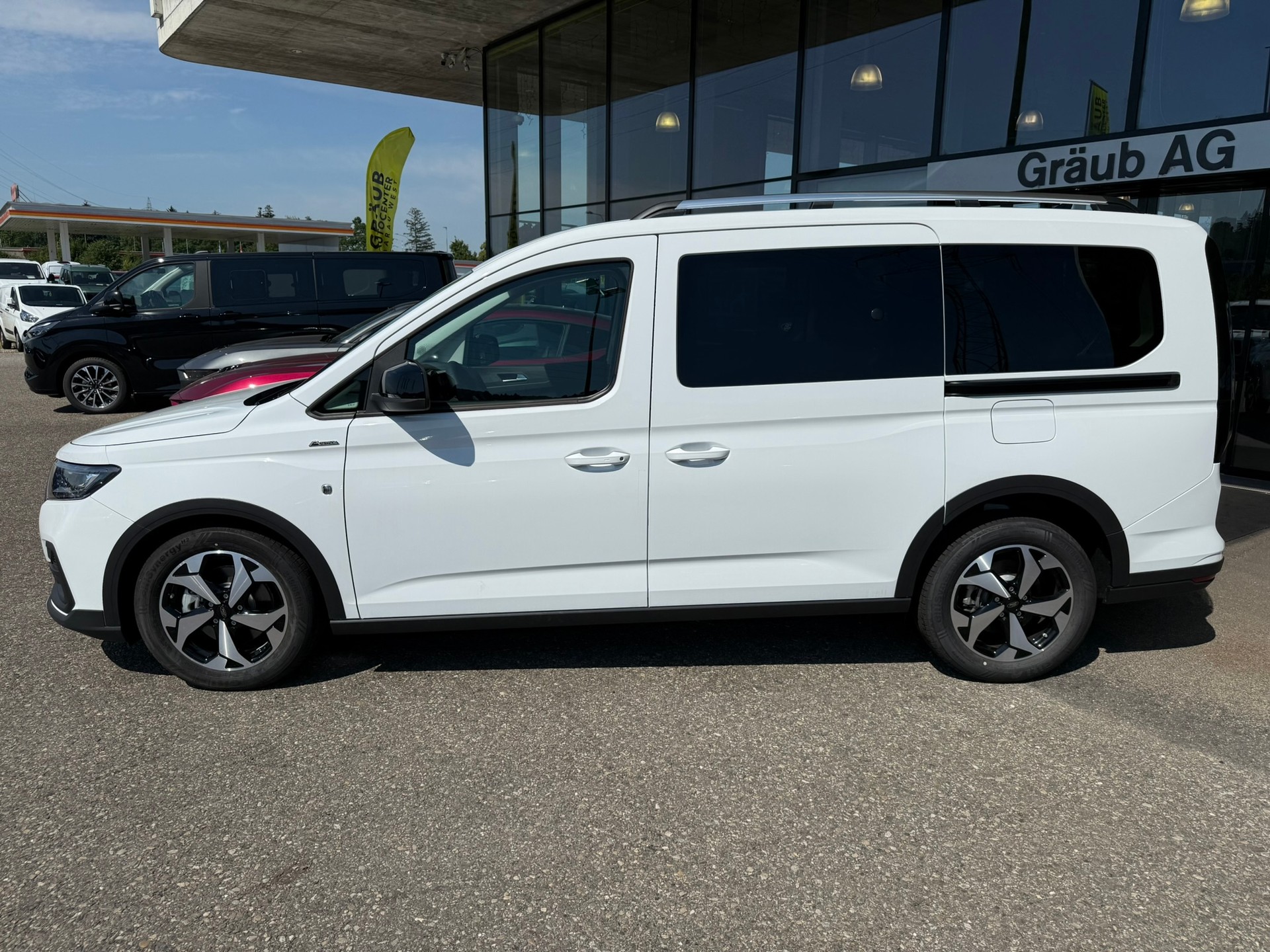 FORD Grand Tourneo Connect 2.0 EcoBlue Active Automat-image-3