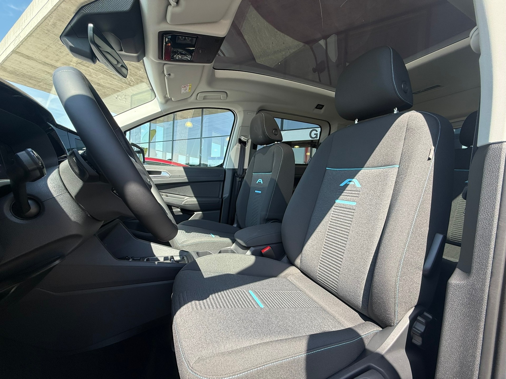 FORD Grand Tourneo Connect 2.0 EcoBlue Active Automat-image-6