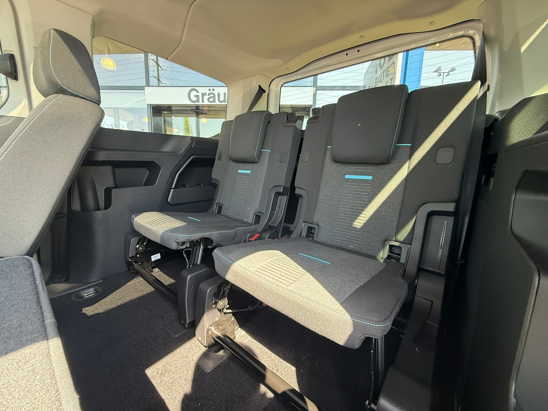 FORD Grand Tourneo Connect 2.0 EcoBlue Active Automat-image-8