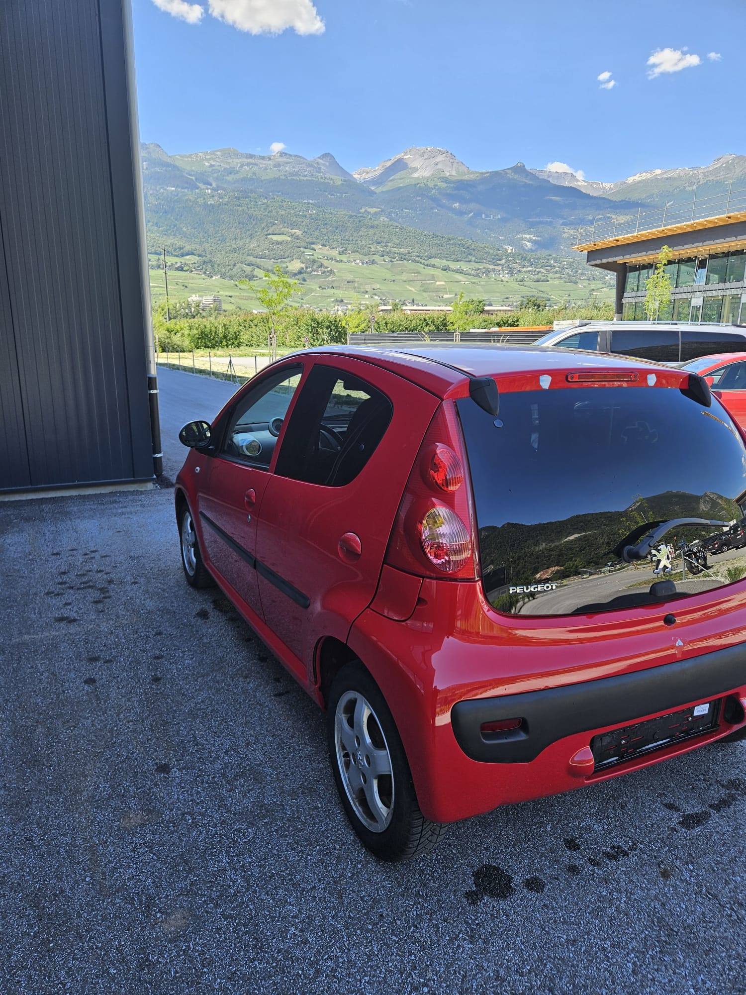 PEUGEOT 1.0 Swiss Edition-image-2