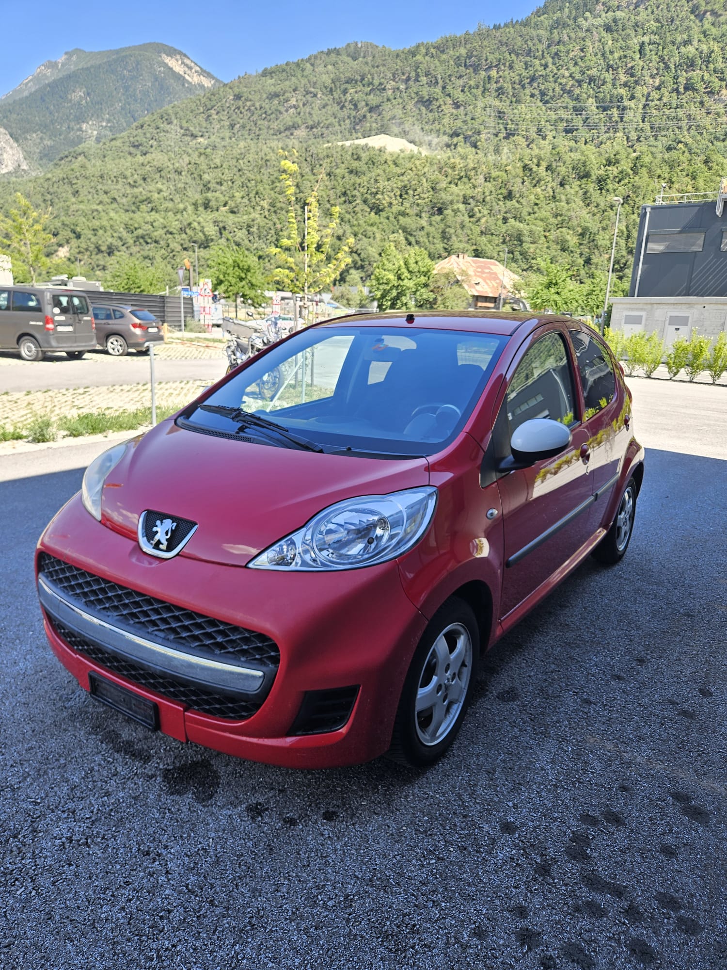 PEUGEOT 1.0 Swiss Edition-image-0