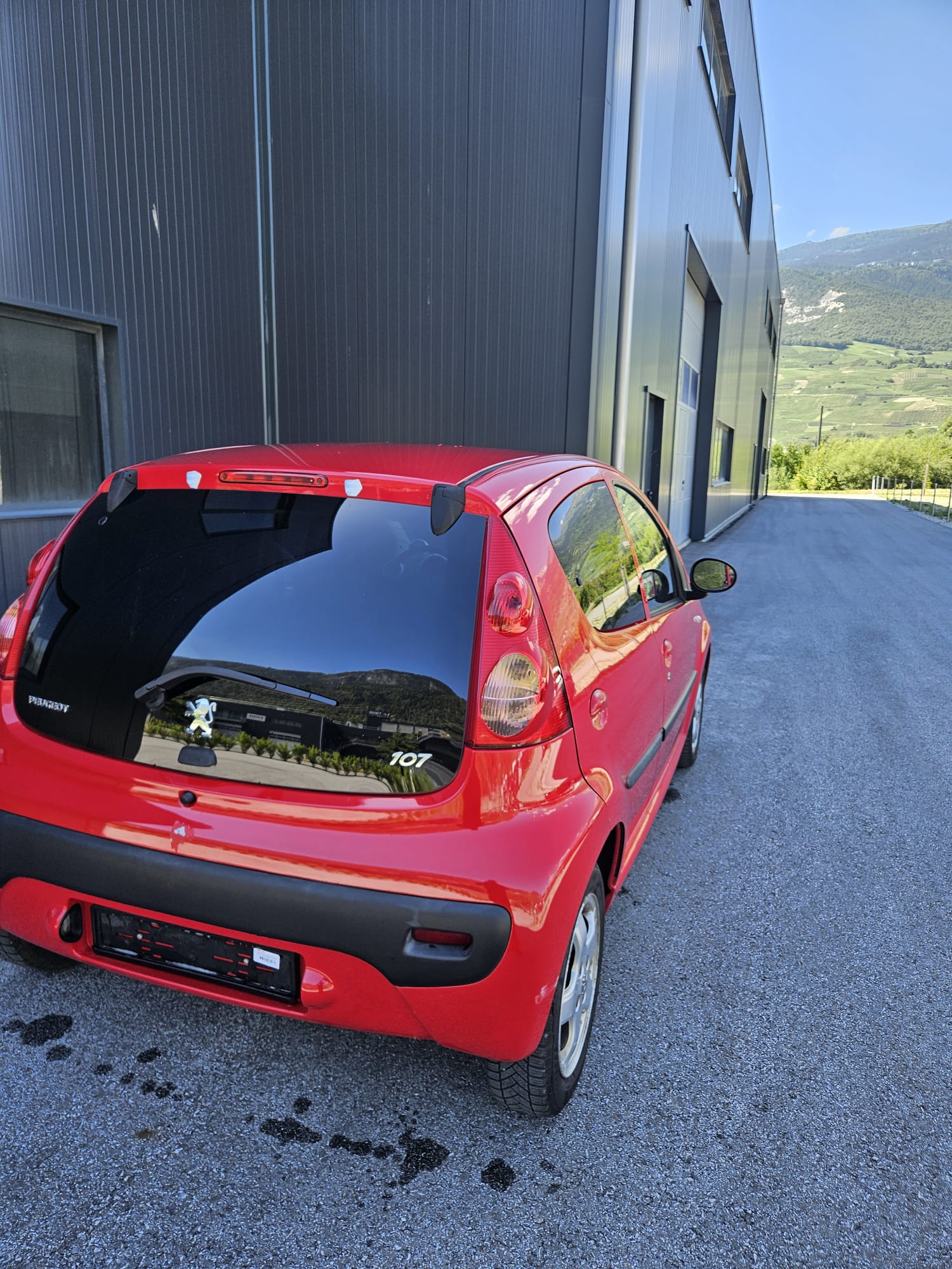 PEUGEOT 1.0 Swiss Edition-image-3