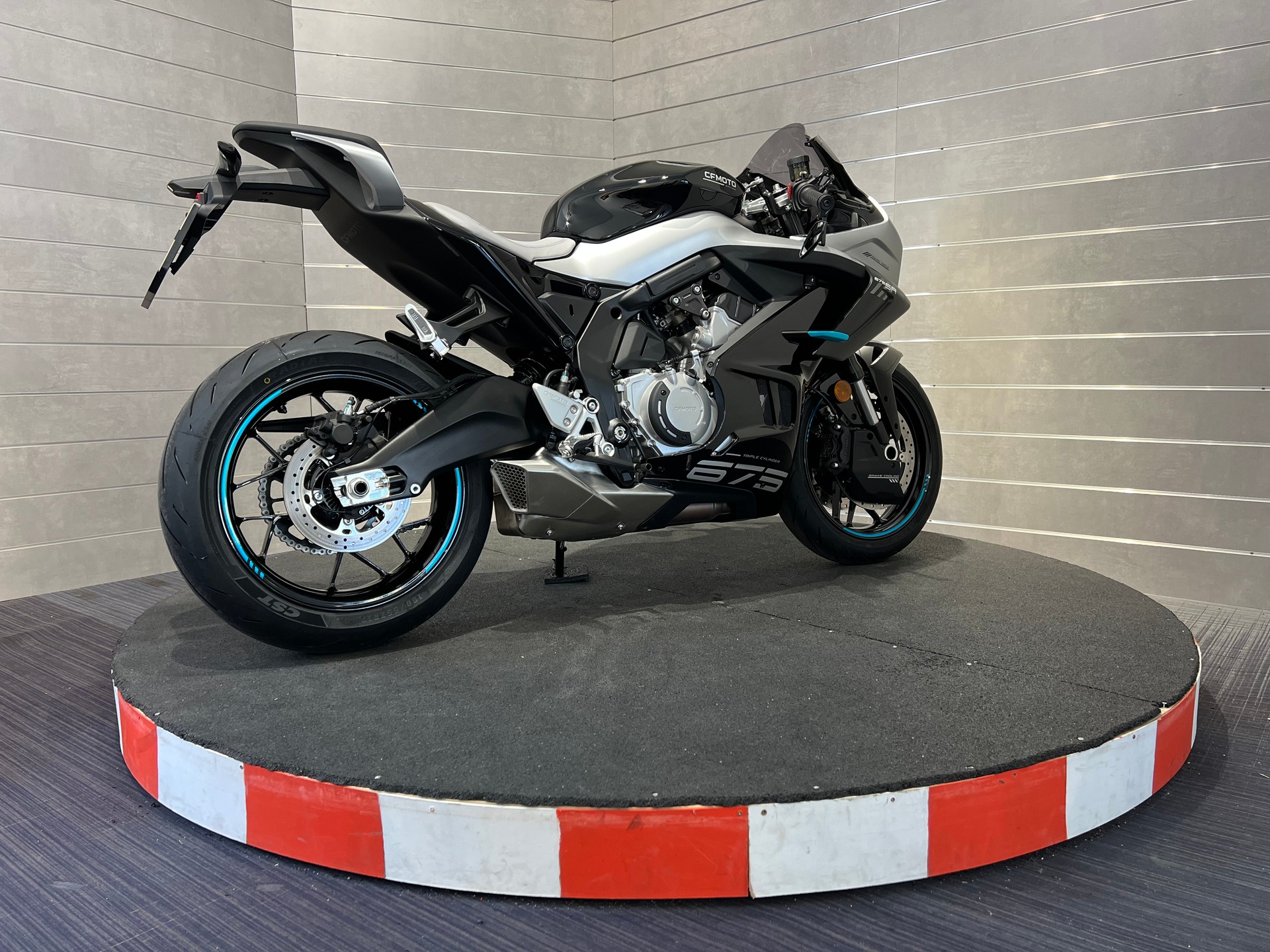 CF MOTO 675 SR-R-image-5
