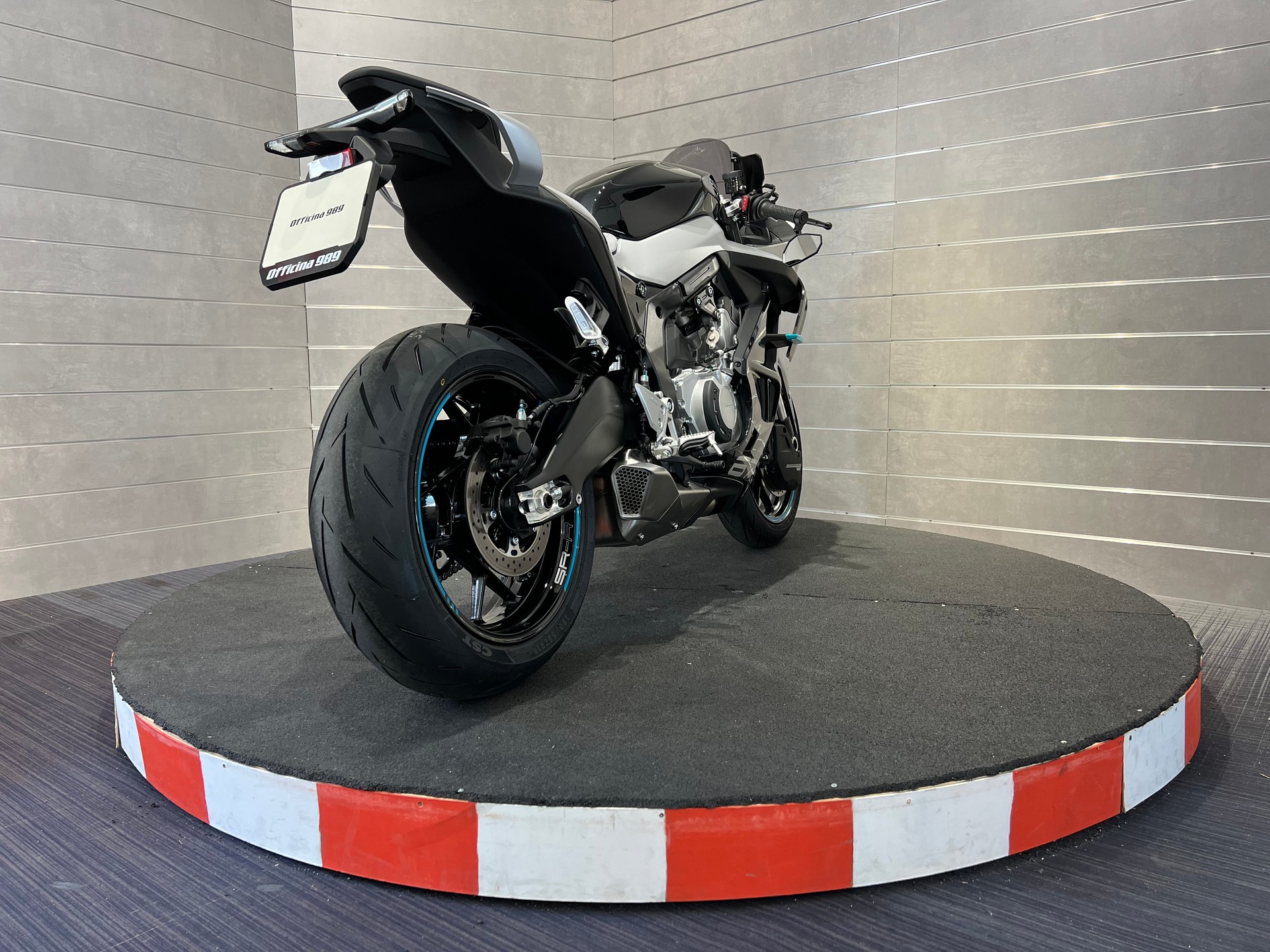 CF MOTO 675 SR-R-image-4