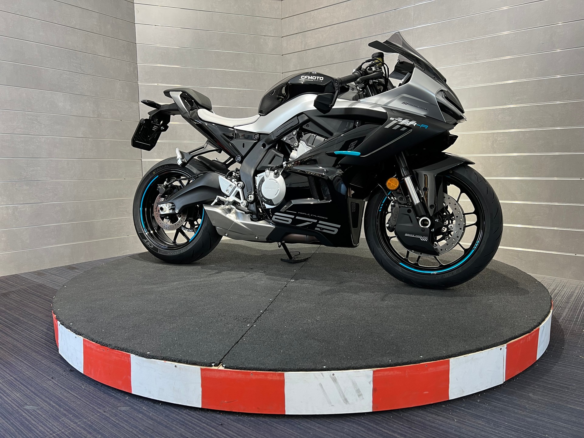 CF MOTO 675 SR-R-image-6