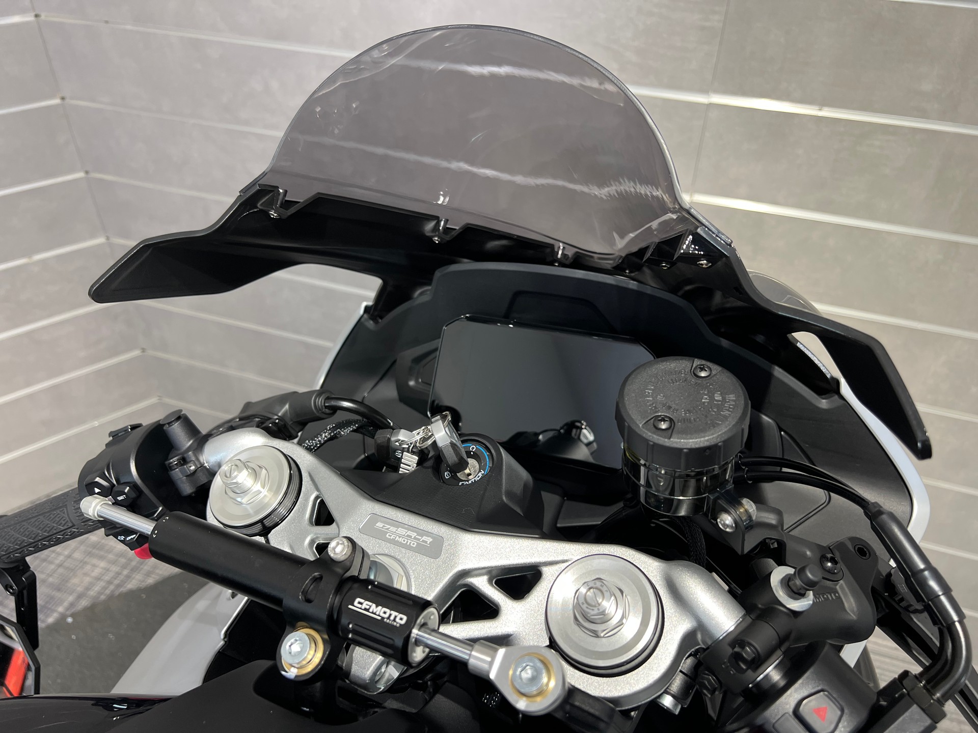 CF MOTO 675 SR-R-image-12