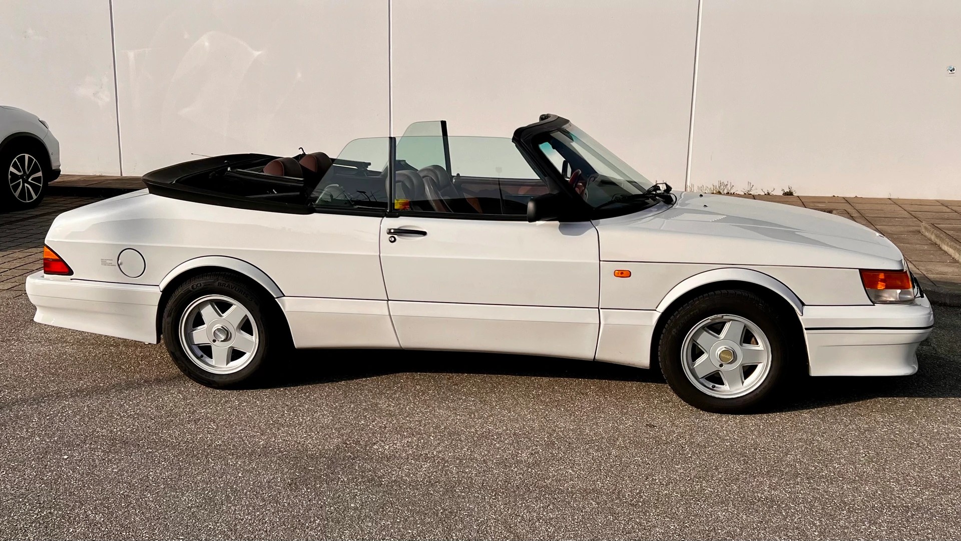 SAAB 900 2.0 turbo 16-image-1