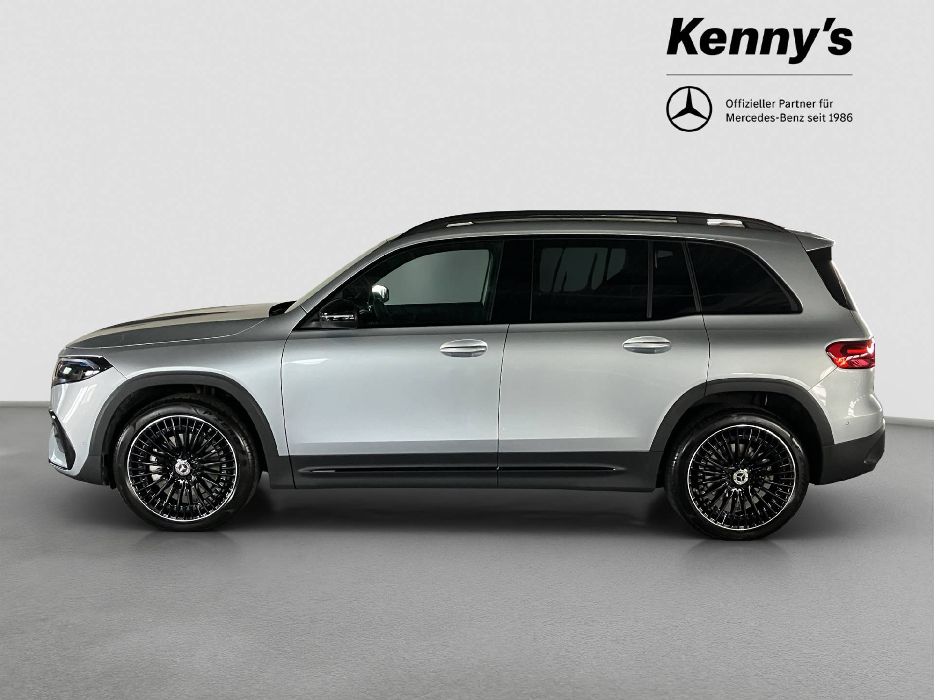 MERCEDES-BENZ EQB 350 Excellence AMG Line 4MATIC-showroom-element-3