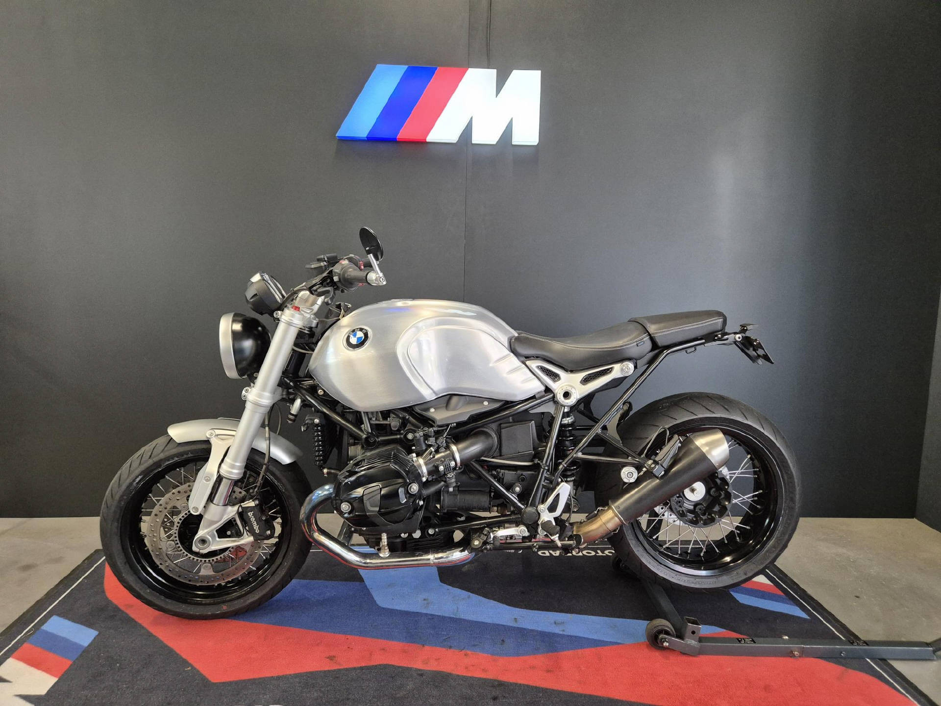 BMW R nineT