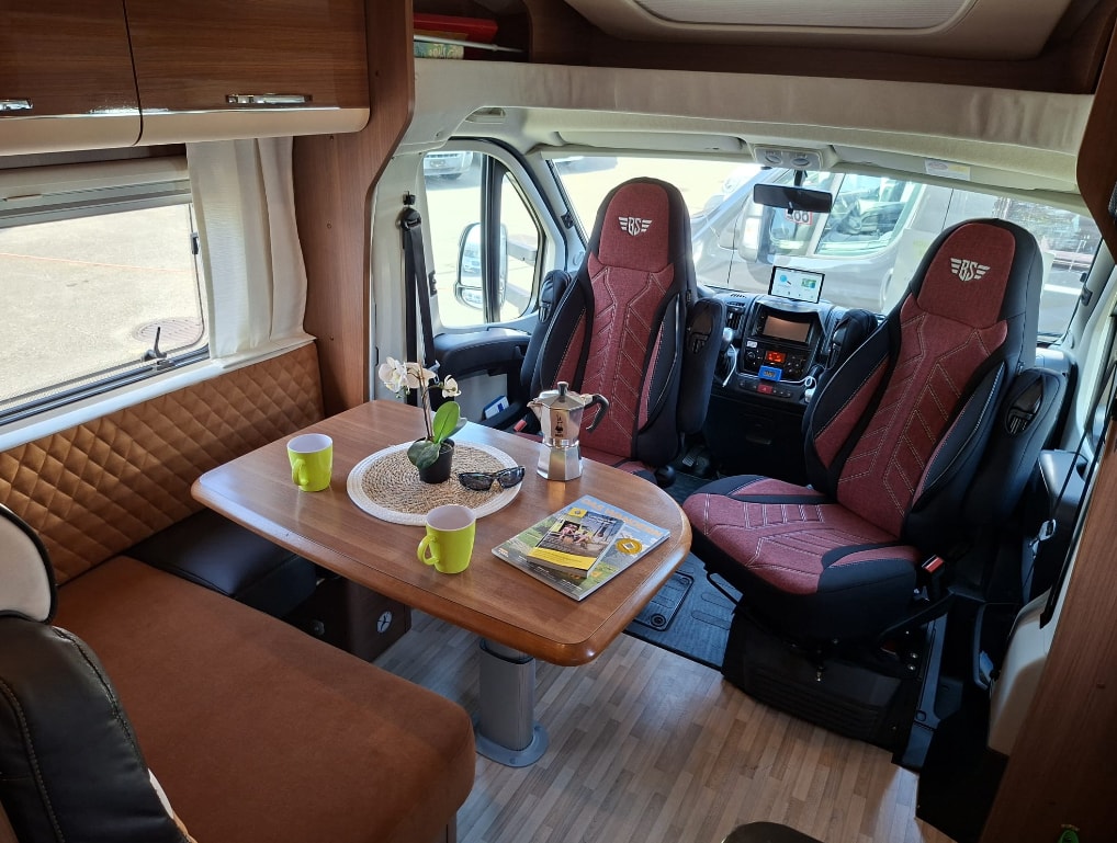 LMC T 671 *Maximale Wertbeständigkeit und absoluten Premium-Schlafkomfort*Automat 150PS *2x Solar Panel *RFahrkamera *Navigation*-showroom-element-1